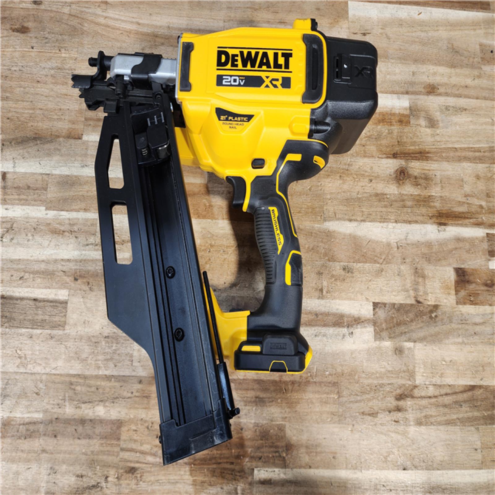 HOUSTON LOCATION - AS-IS (APPEARS LIKE NEW) DEWALT 20-Volt 21° Cordless Framing Nailer (Tool-Only)