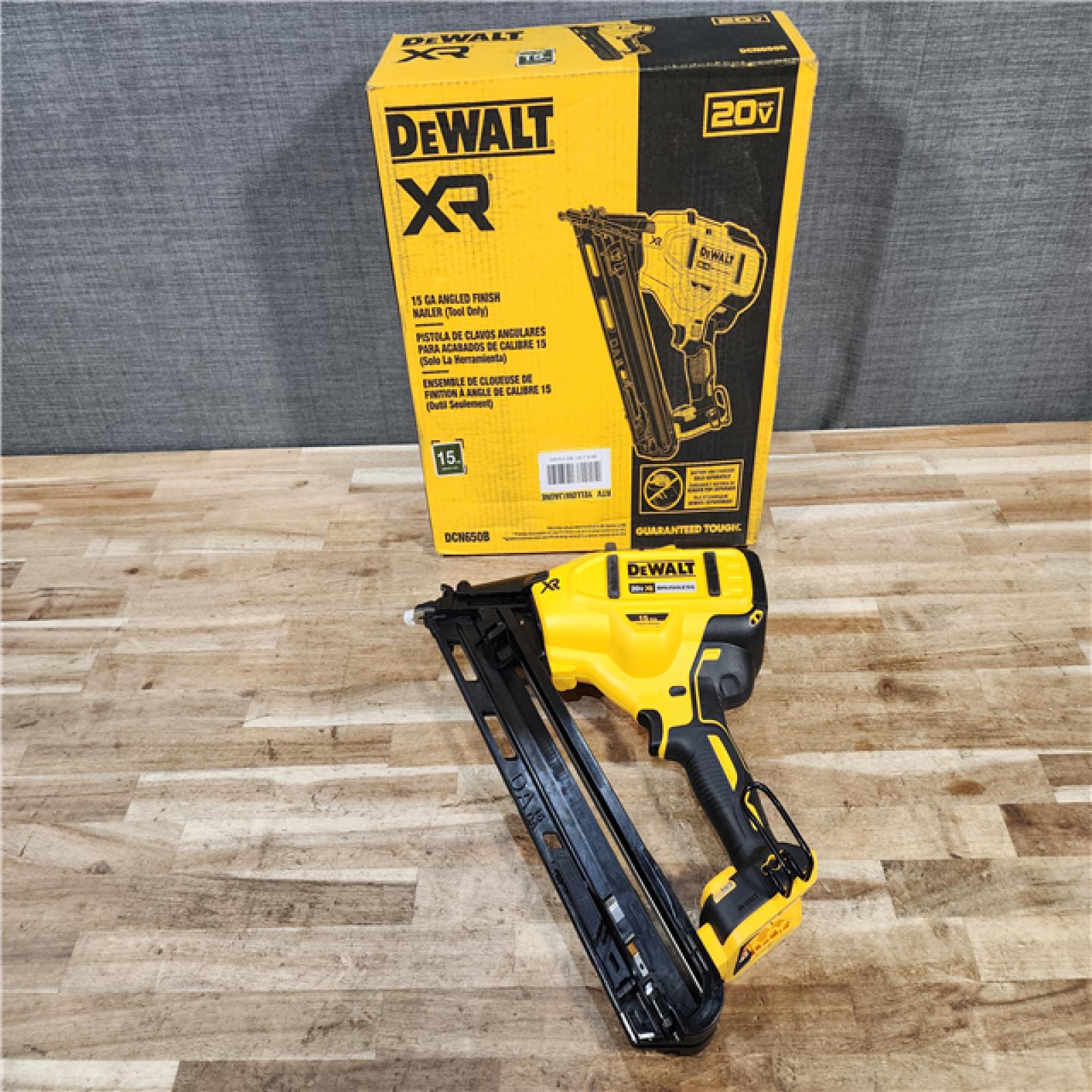 HOUSTON LOCATION - AS-IS DEWALT Cordless 20V MAX XR Angled Finish Nailer (Tool Only)