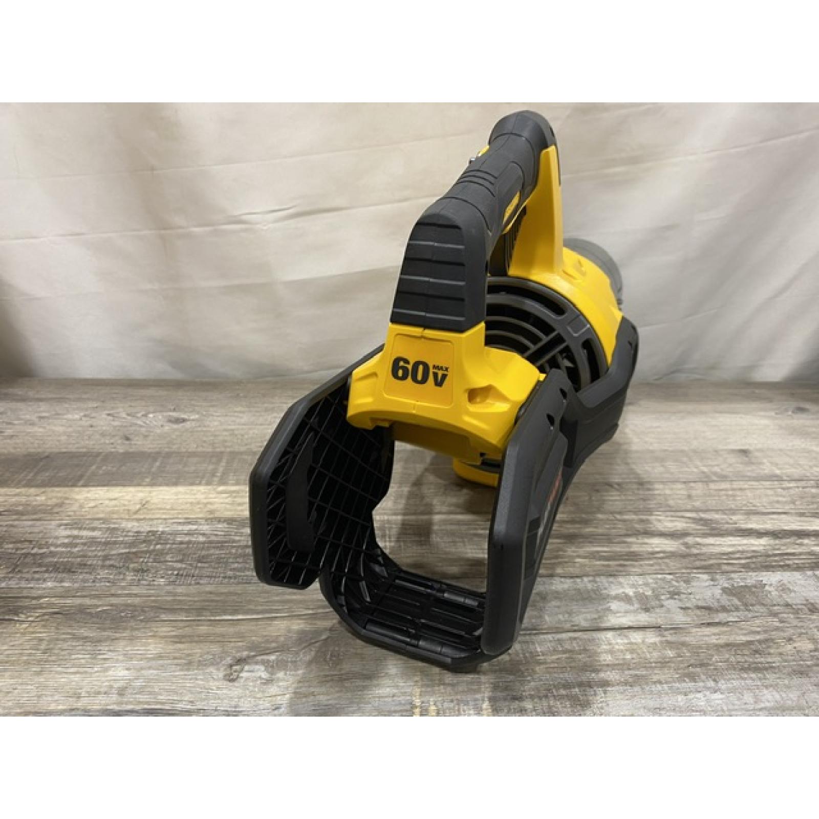 AS-IS DEWALT FLEXVOLT 60V MAX 125 MPH 600 CFM Brushless Cordless Battery Powered Blower Kit