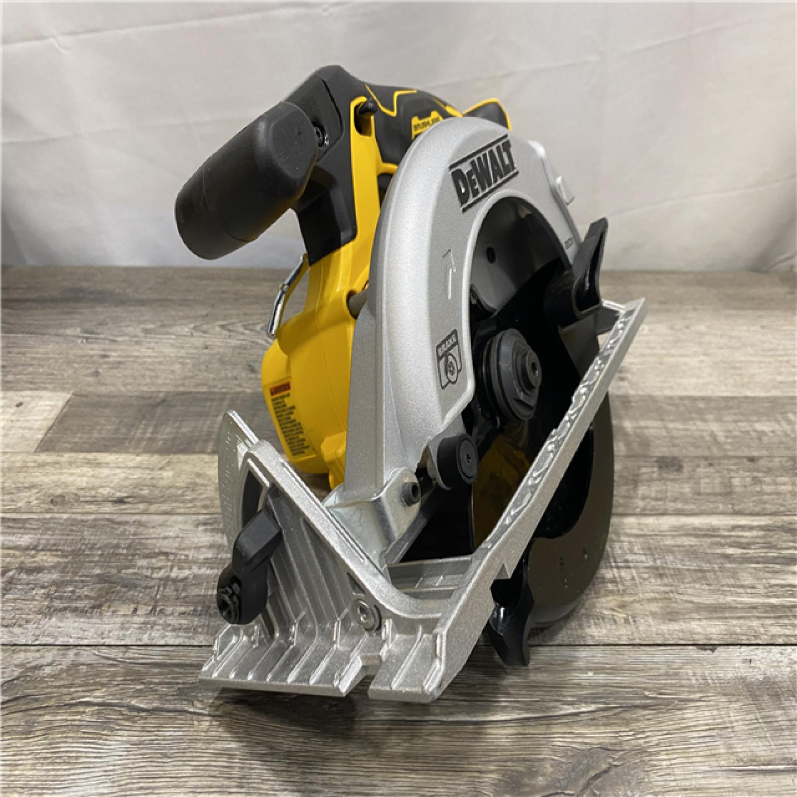 AS-IS DEWALT 20V MAX Cordless Brushless 6-1/2 in. Sidewinder Style Circular Saw (Tool Only)
