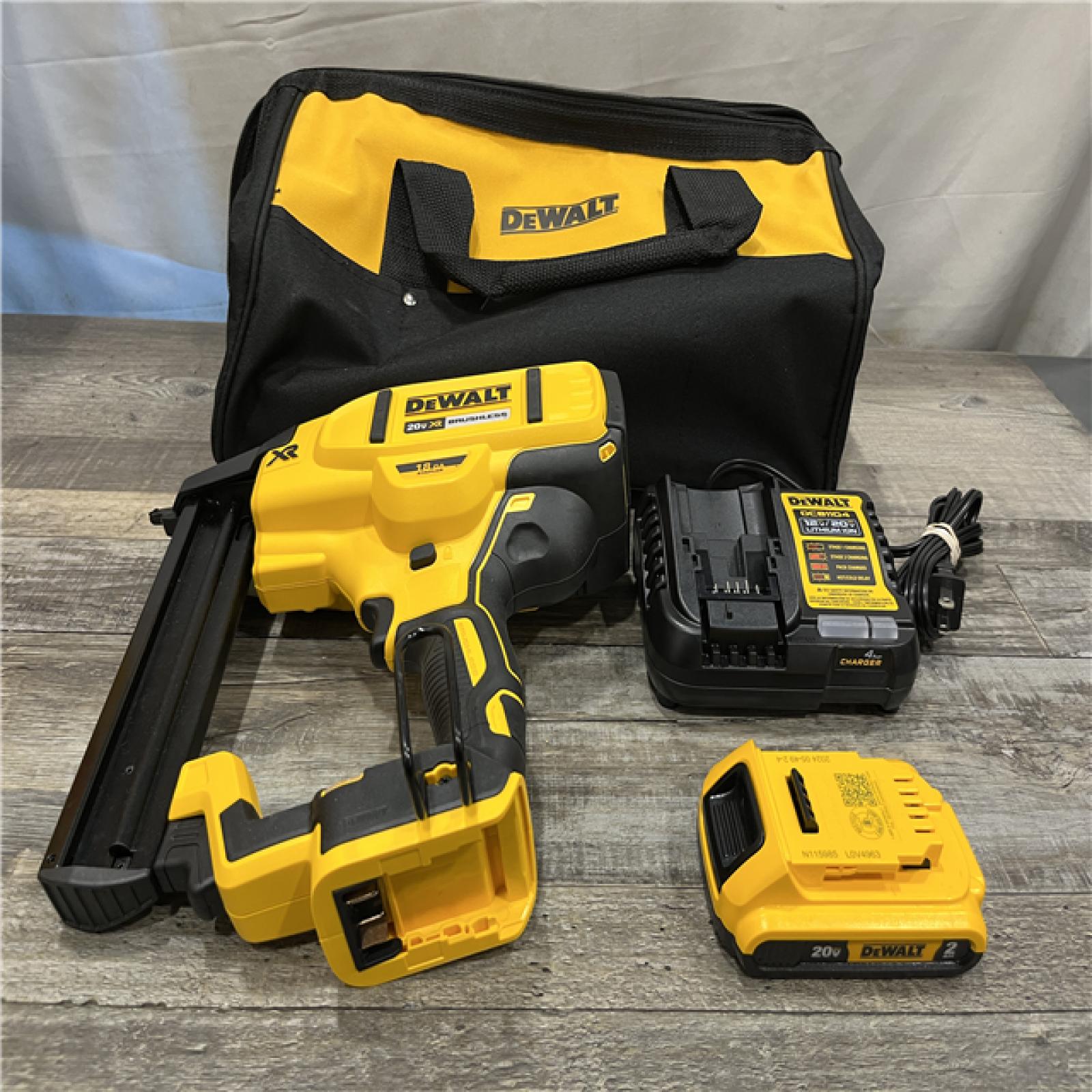 AS-IS DEWALT 20V MAX XR Lithium-Ion Cordless 18-Gauge Narrow Crown Stapler Kit