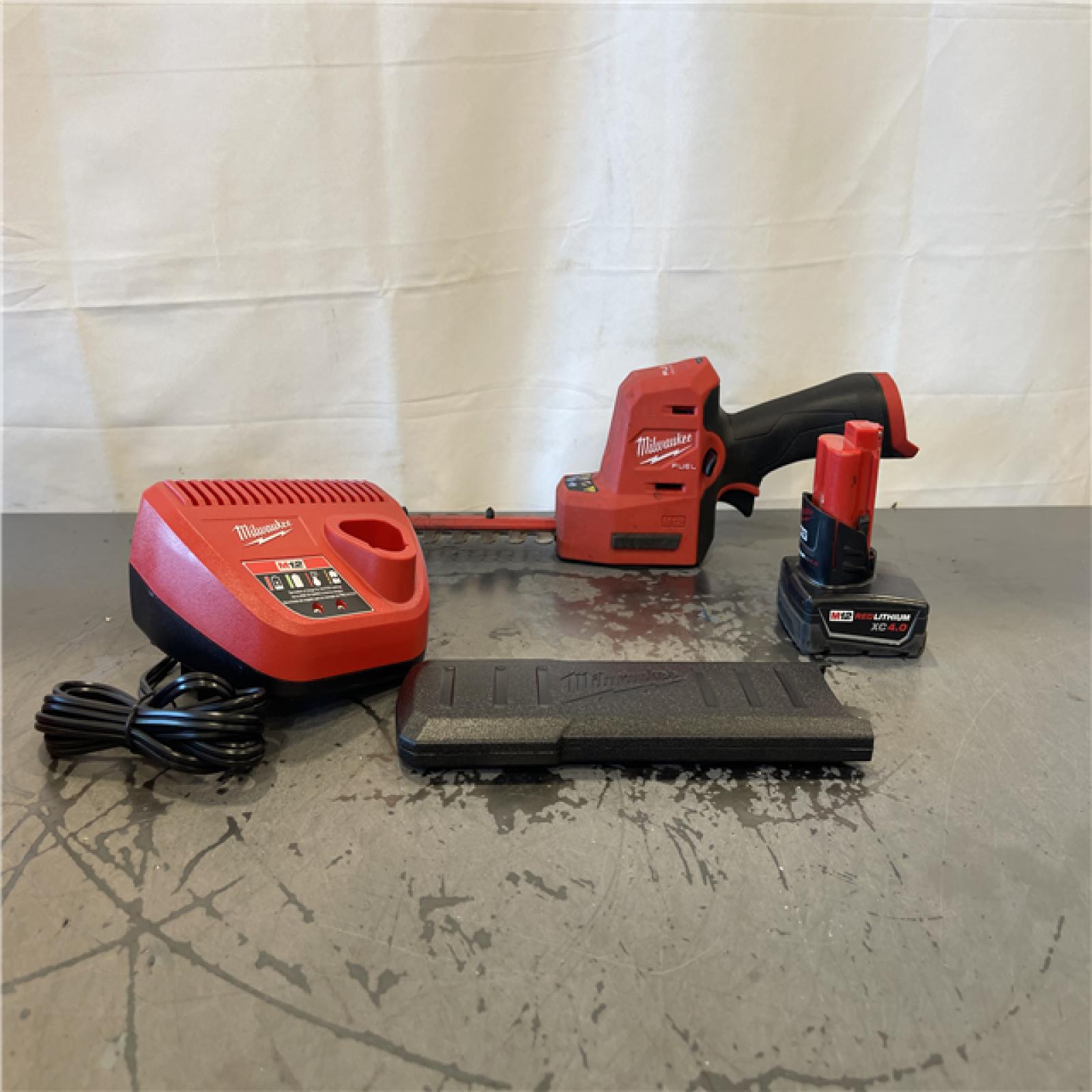 AS-IS- Milwaukee M12 FUEL 8inch Hedge Trimmer Kit