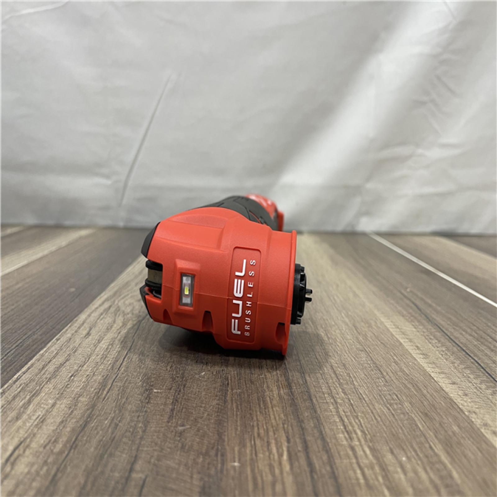 AS-IS Milwaukee M12 FUEL 12V Lithium-Ion Cordless Oscillating Multi-Tool Kit with 4.0 Ah Battery