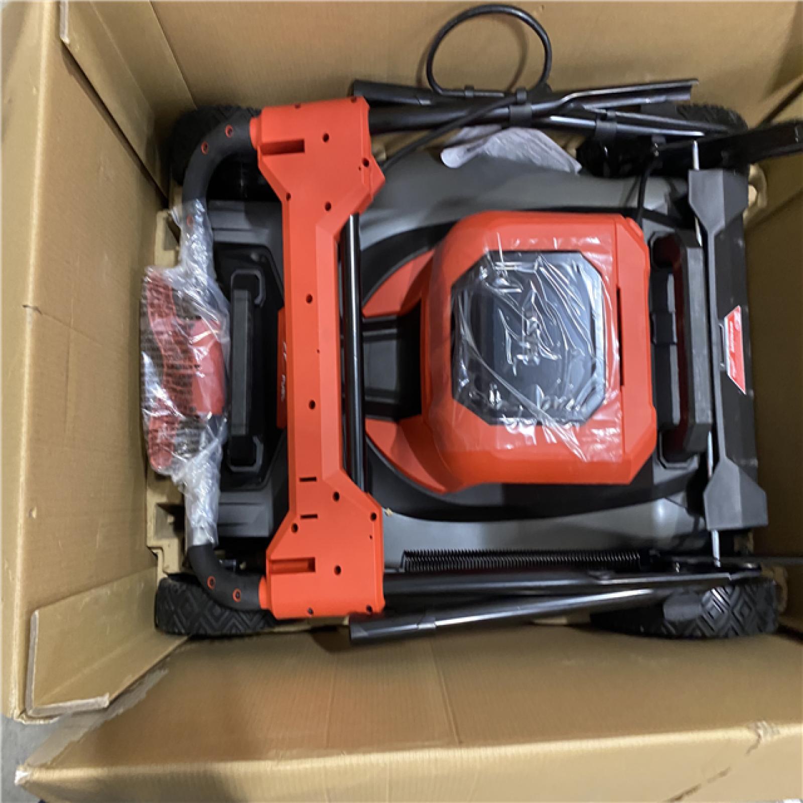 Dallas Location - As-Is 	Milwaukee M18 FUEL Brushless Cordless 21 in. Dual Battery Self-Propelled Mower Kit