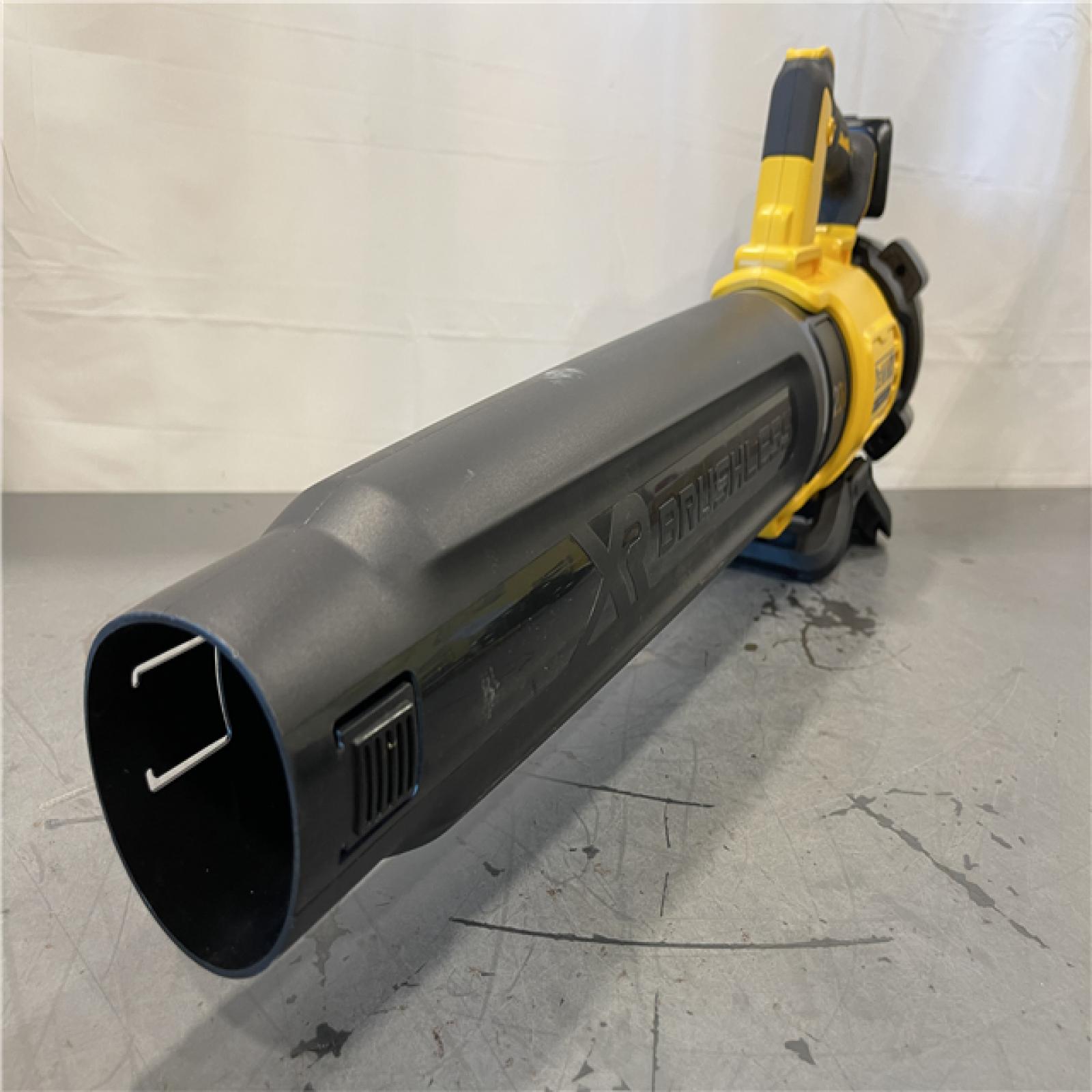 AS-IS - DeWalt Brushless Cordless Battery Powered Handheld Leaf Blower Kit