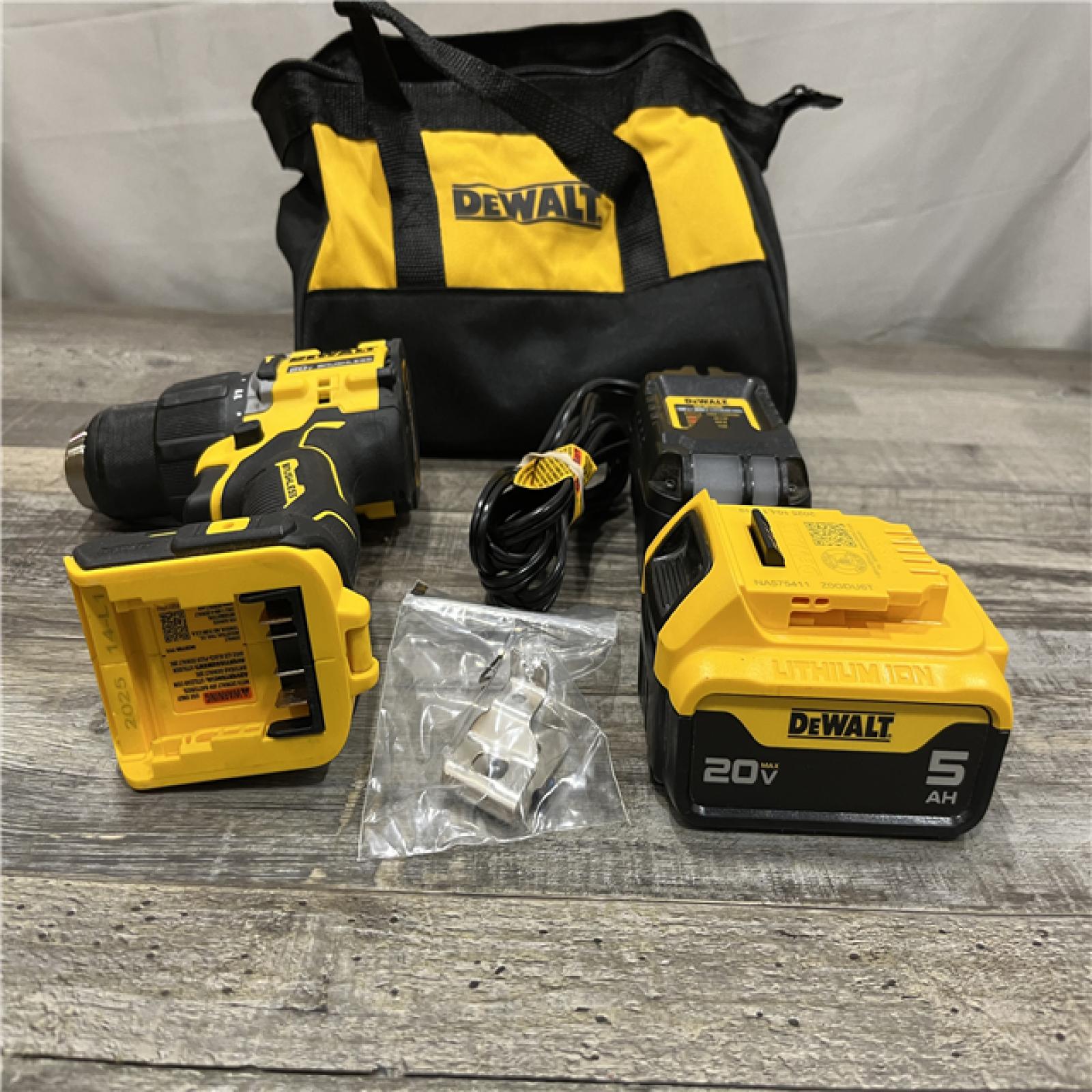 AS-IS DEWALT ATOMIC 20V Lithium-Ion Cordless 1/2 in. Hammer Drill Kit