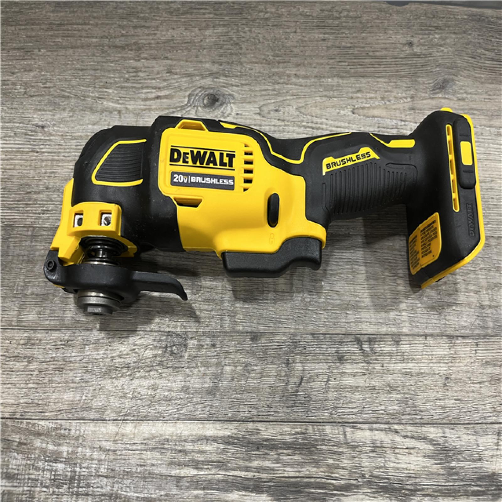 AS-IS DEWALT ATOMIC 20V MAX Cordless Brushless Oscillating Multi Tool Kit
