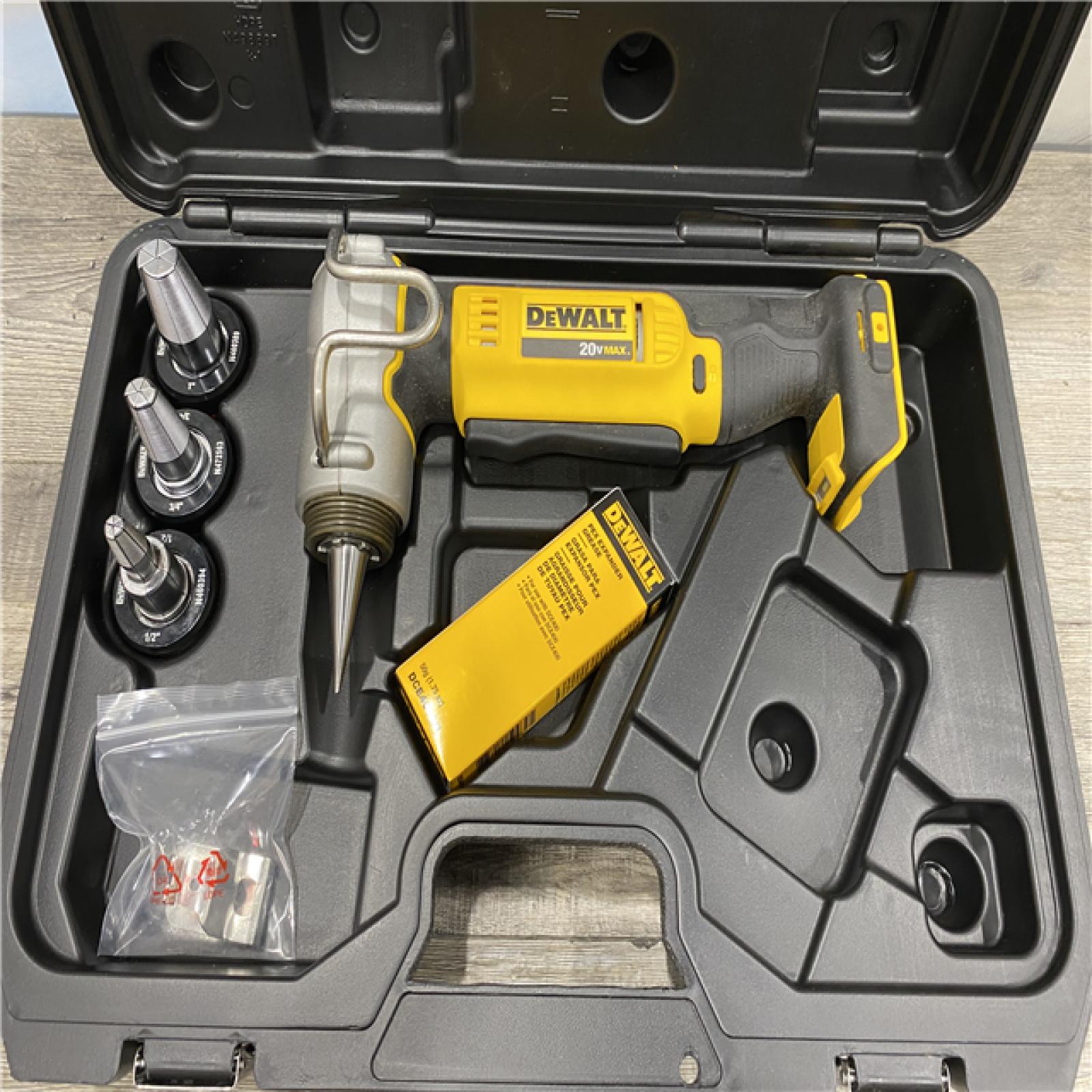 AS-IS DEWALT 20V MAX Cordless 1 in. PEX Expansion Tool  PEX Expander Grease and Case