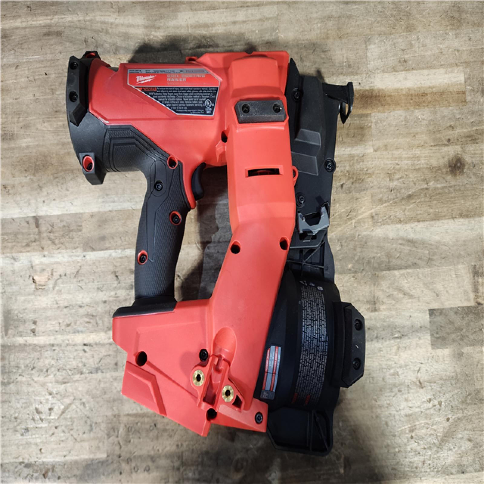 HOUSTON LOCATION - AS-IS Milwaukee M18 FUEL 18-Volt Lithium-Ion Brushless Cordless Coil Roofing Nailer (Tool Only)