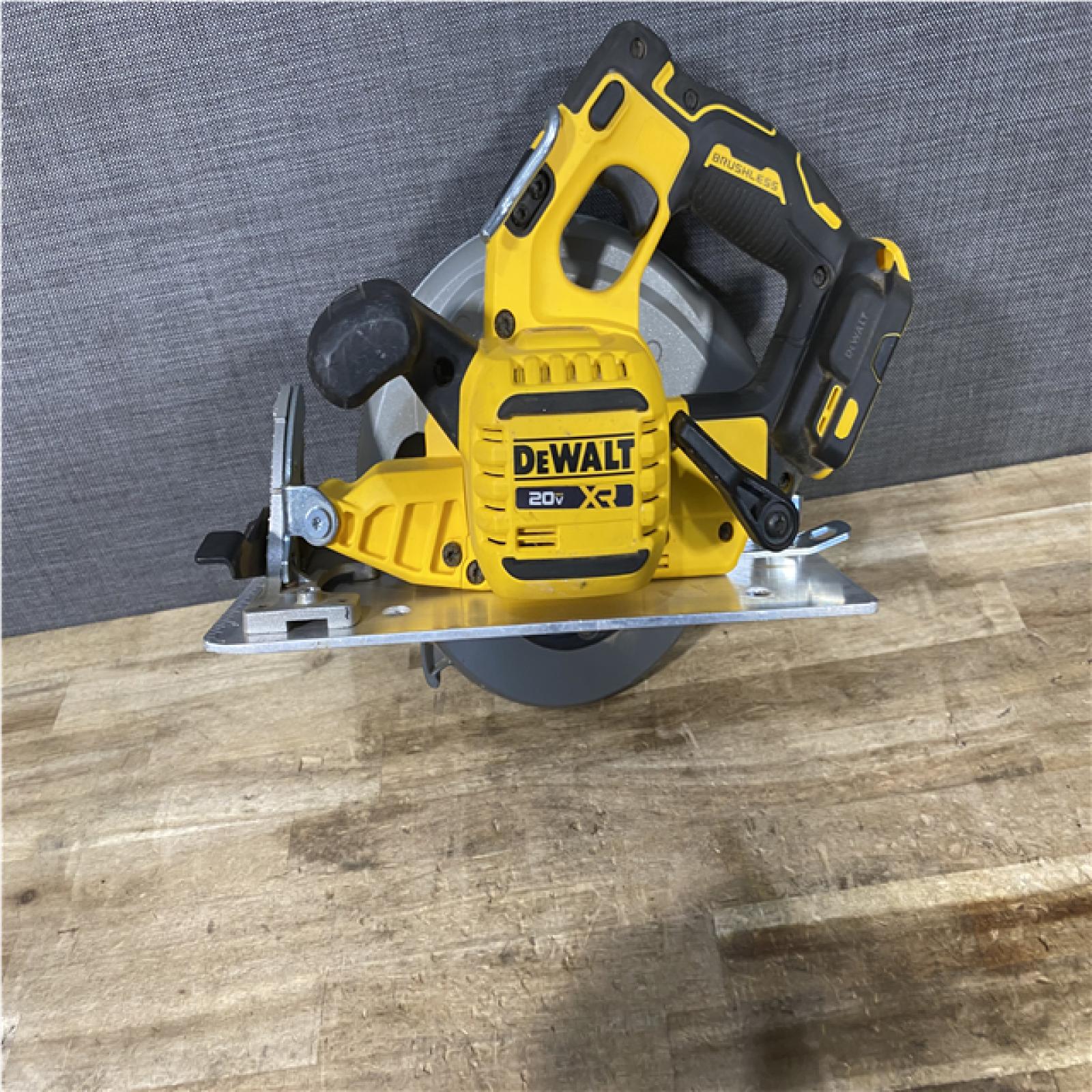 Houston Location AS-IS DeWalt XR Circular Saw