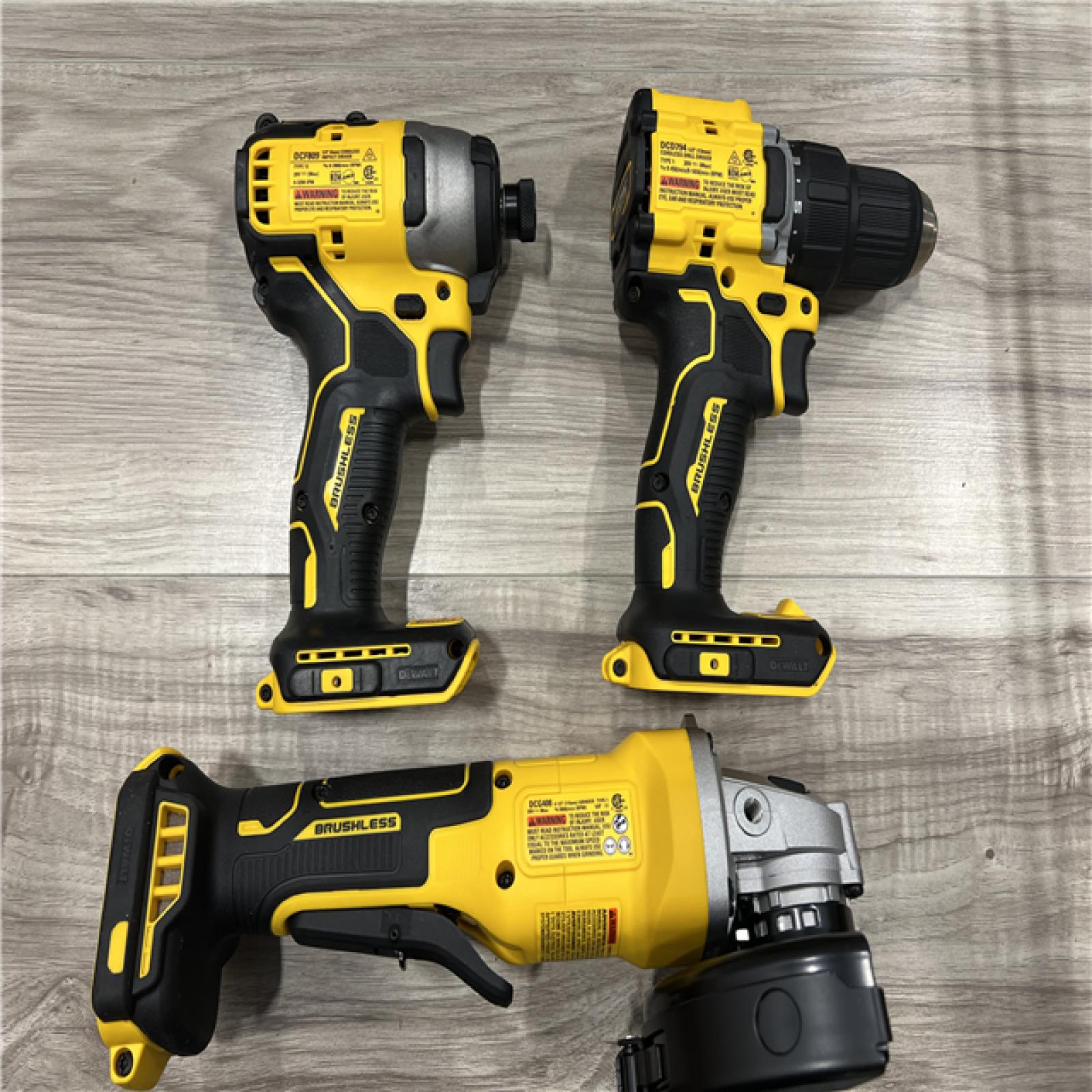 AS-IS DEWALT 20V Lithium-Ion Cordless 6-Tool Combo Kit with Rolling Toolbox