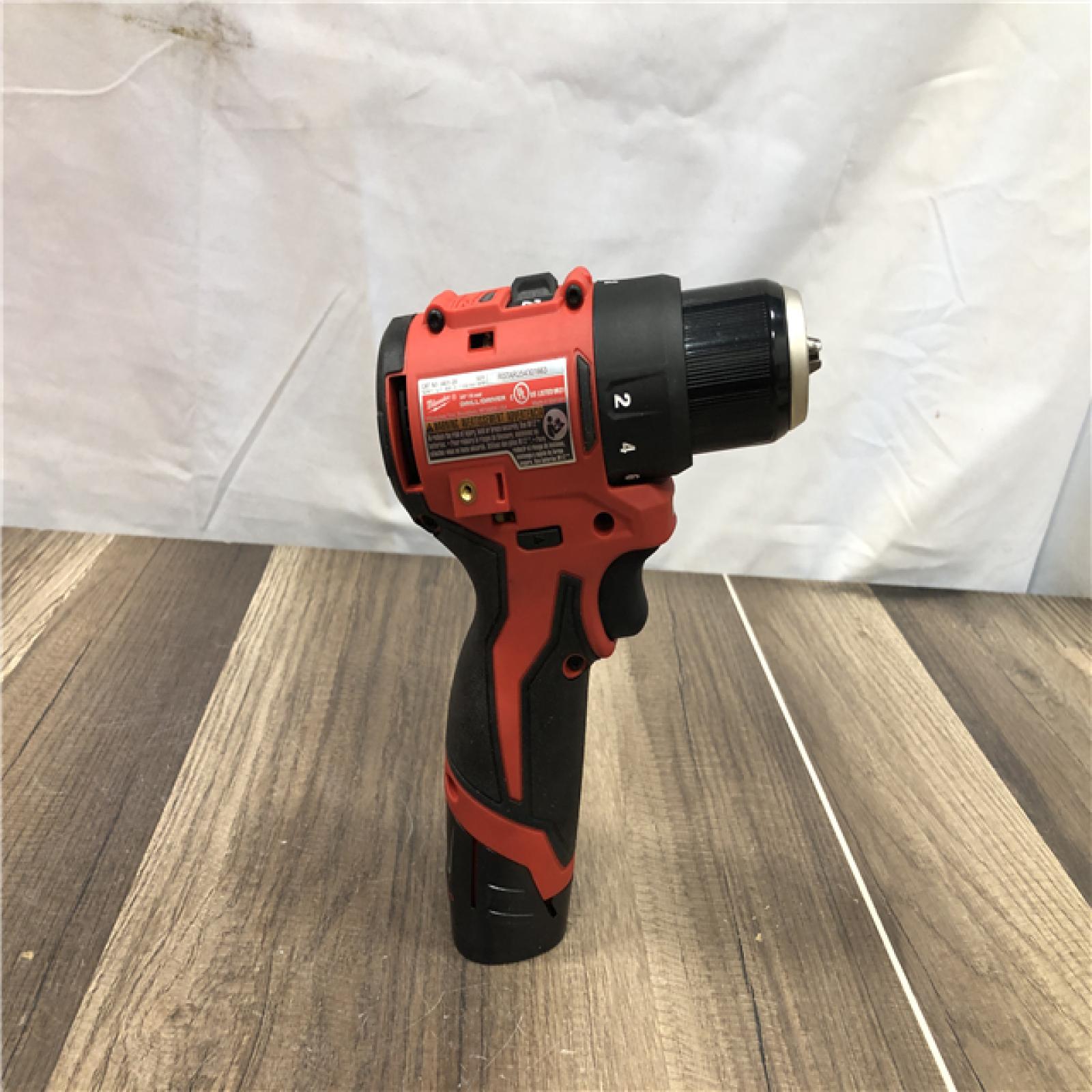 AS-IS Milwaukee 12-Volt Lithium-Ion Brushless Cordless Subcompact Brushless Drill Driver Kit