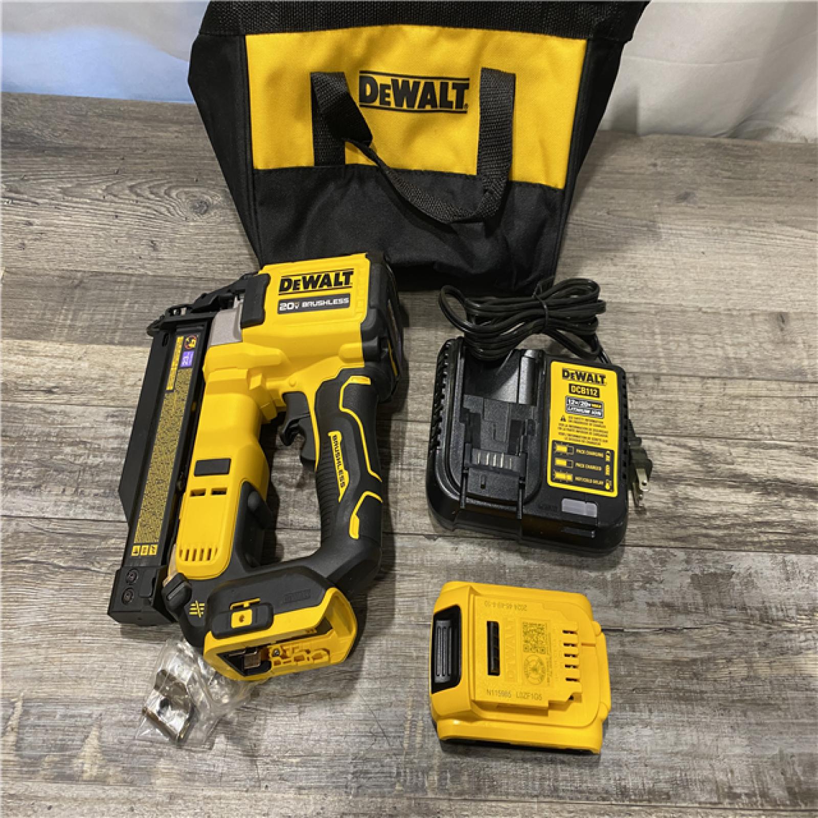 AS-IS DEWALT ATOMIC 20V MAX Lithium Ion Cordless 23 Gauge Pin Nailer Kit