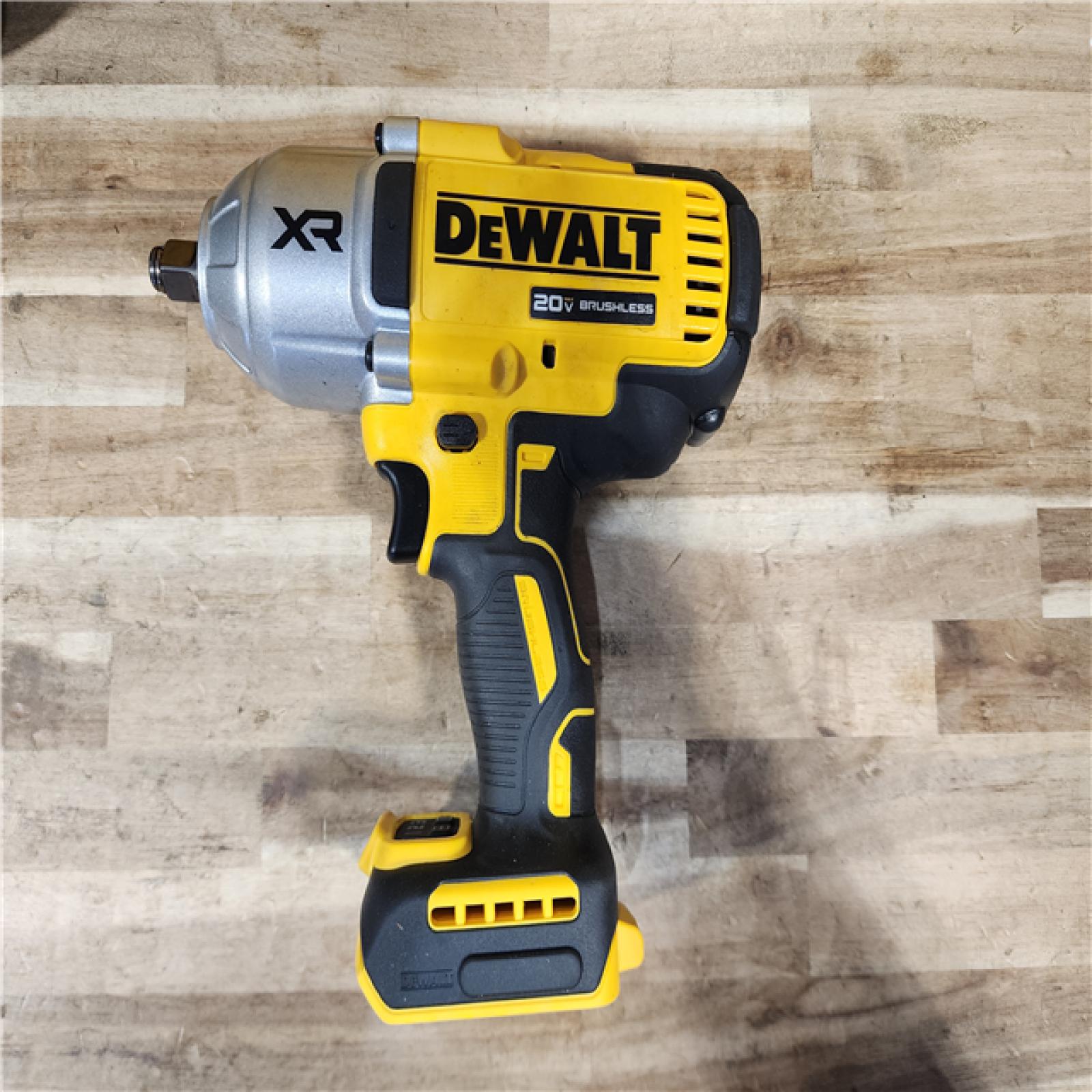 HOUSTON LOCATION - AS-IS DEWALT 20V MAX Lithium-Ion Cordless 1/2 in. Impact Wrench Kit