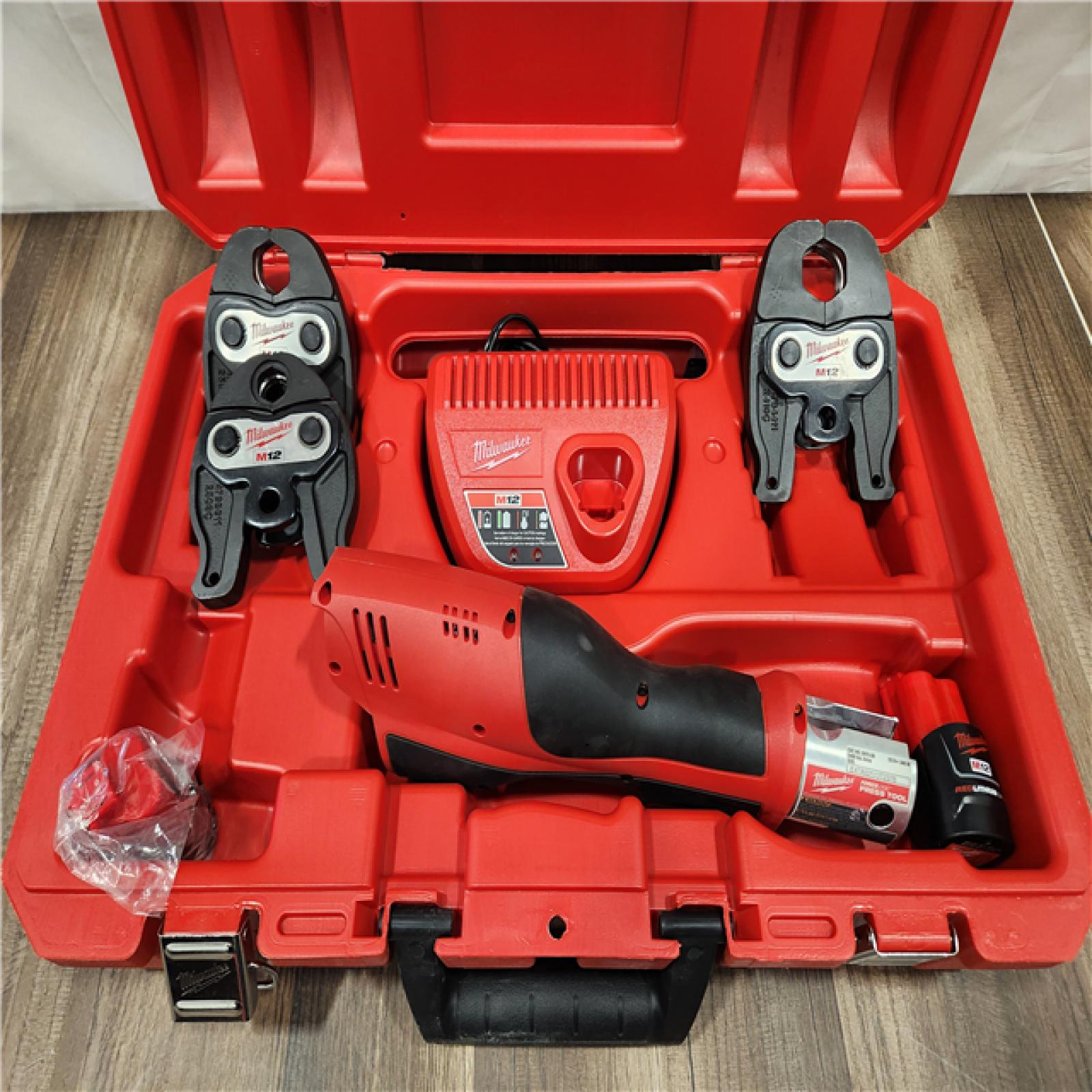 AS-IS- Milwaukee M12 Force Logic Press Tool 1/2 in. to 1 in. Kit