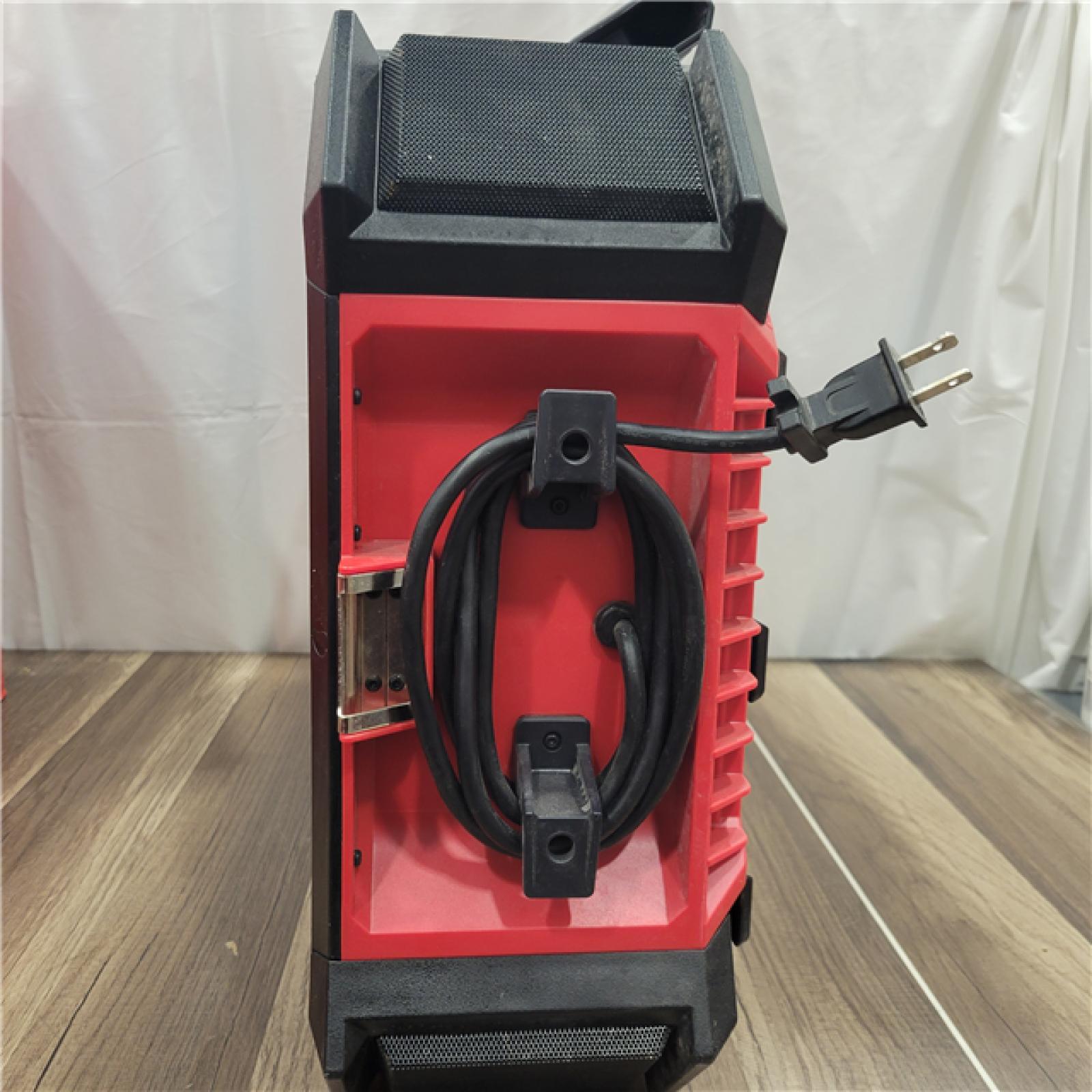 AS-IS  Milwaukee 2950-20 18V M18 PACKOUT Lithium-Ion Cordless Radio + Charger (Tool Only)