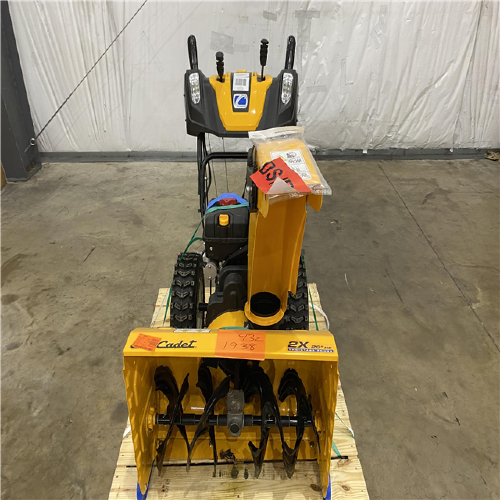 Houston Location - AS-IS Cub Cadet 2x 26'' in Snow Blower