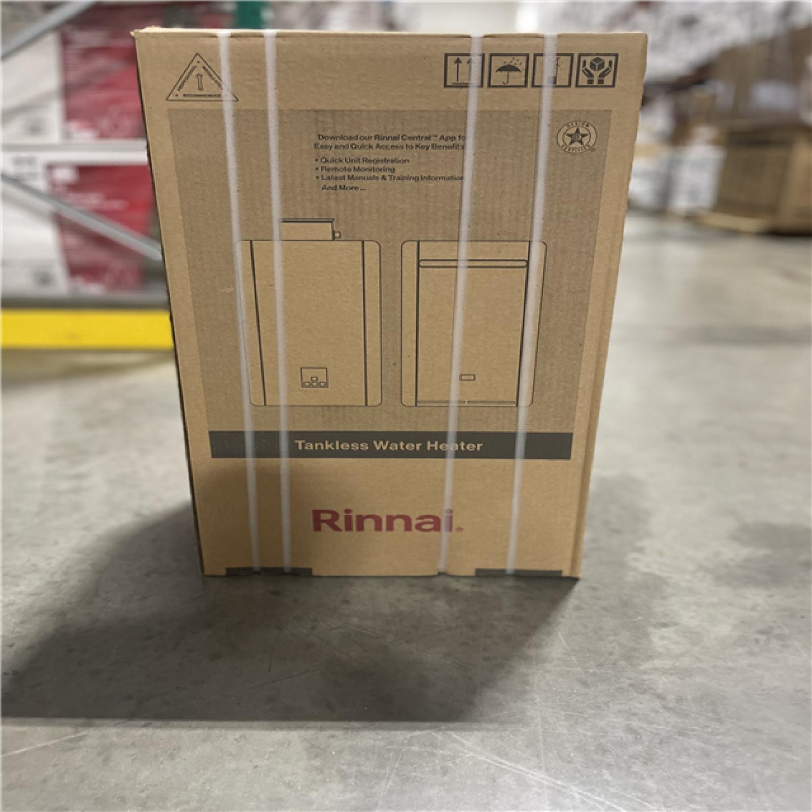 NEW!- Rinnai High Efficiency Non-Condensing 8.5 GPM Residential 180 000 BTU Exterior Natural Gas Tankless Water Heater