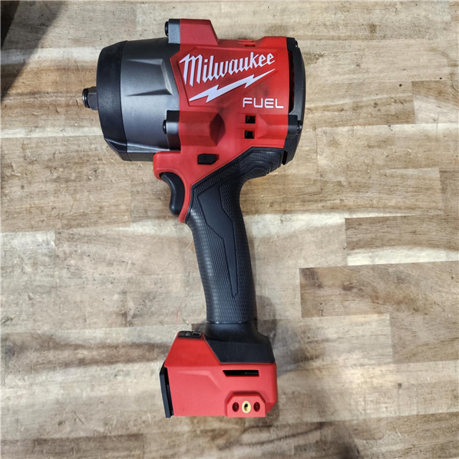 HOUSTON LOCATION - AS-IS Milwaukee FUEL 18V Lithium-Ion Brushless Cordless 1/2 in. Impact Wrench w/Friction Ring Kit