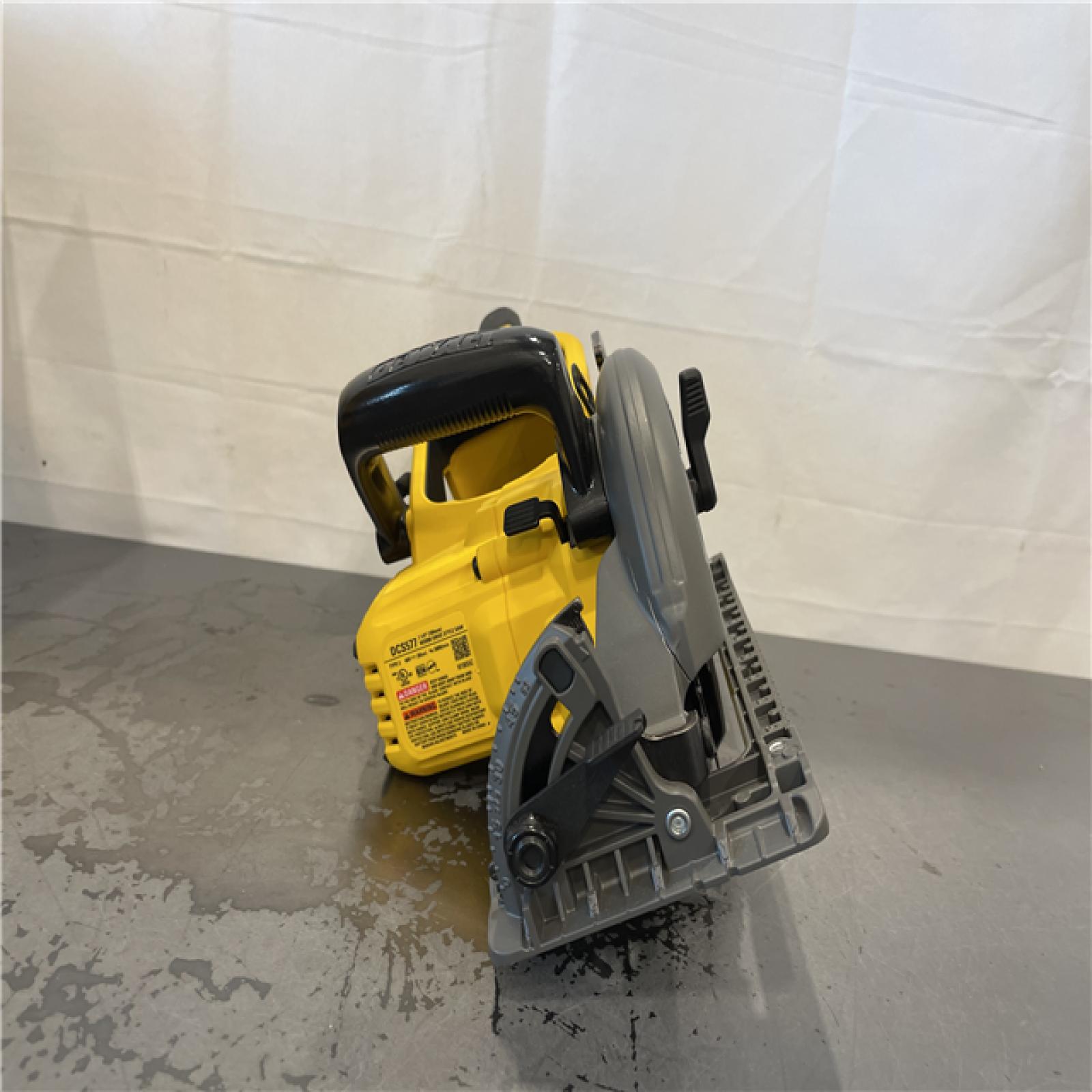 AS-IS- DEWALT FLEXVOLT 60V MAX Cordless Brushless 7-1/4 in. Wormdrive Style Circular Saw (Tool Only)