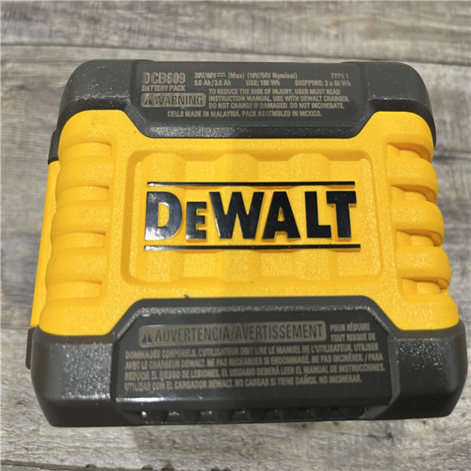 AS-IS DEWALT 20V/60V MAX FLEXVOLT Lithium-Ion 9.0Ah Battery and Charger Starter Kit