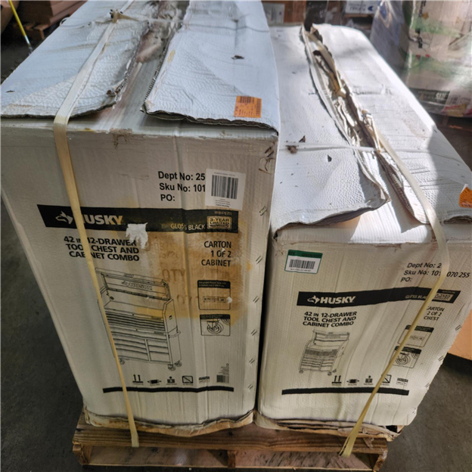 Phoenix NEW Husky Tool Storage 42 in. W x 18 in. D Standard Duty Black Tool Chest Combo (SEALED)