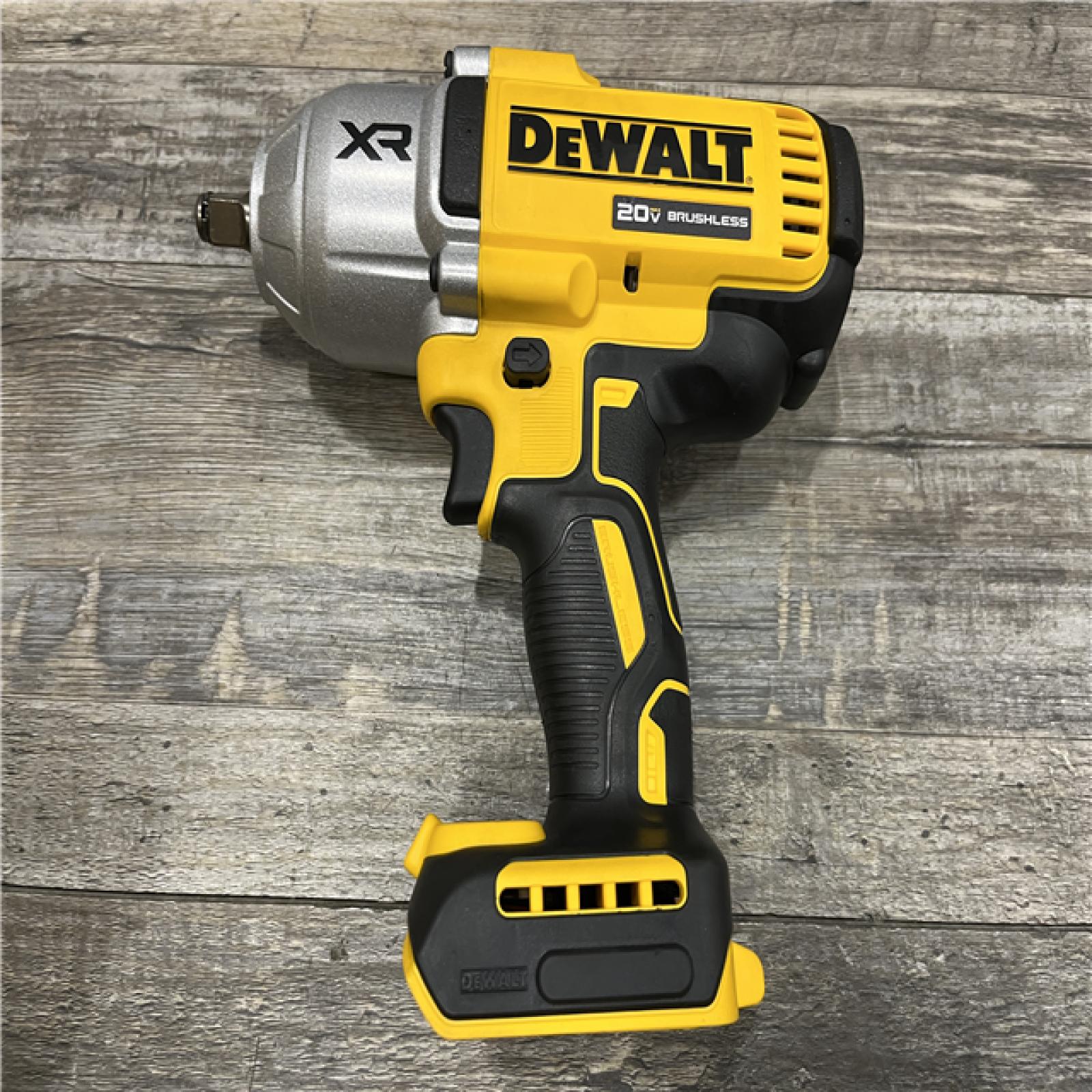 AS-IS DEWALT 20V MAX Lithium-Ion Cordless 1/2 in. Impact Wrench Kit