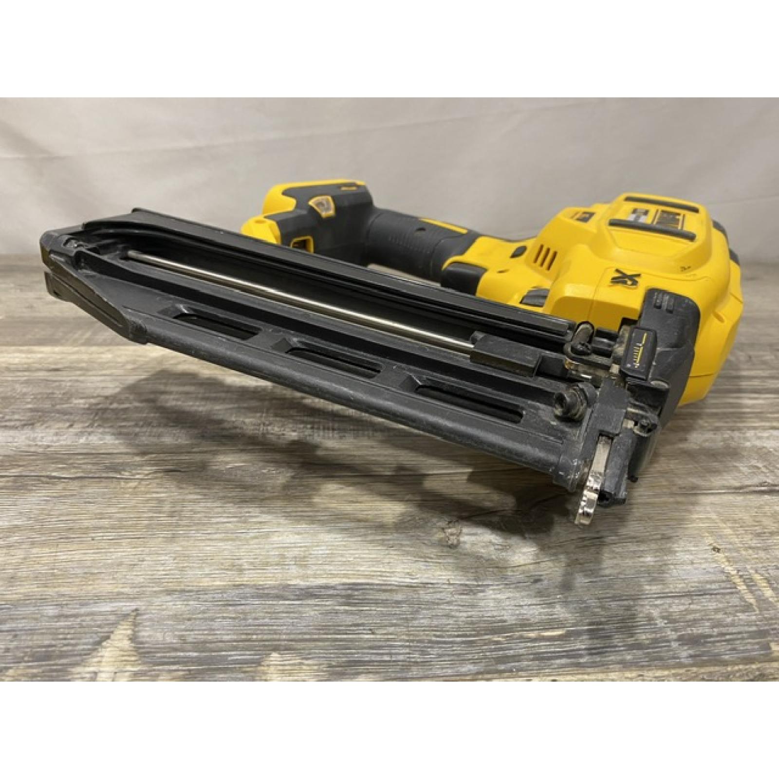 AS-IS DEWALT 20V MAX XR 16-Gauge Lithium-Ion Cordless Finish Nailer (Tool Only)