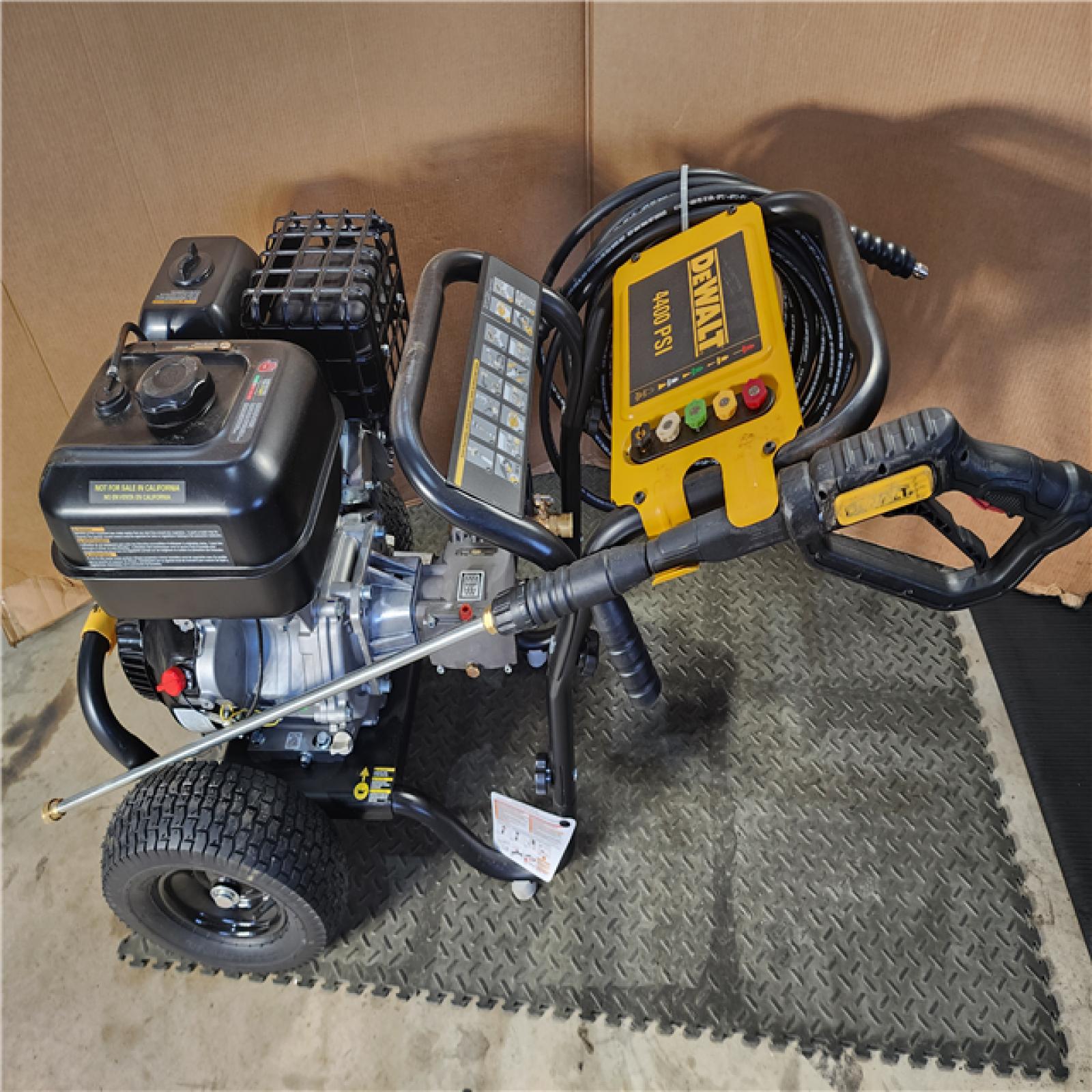 HOUSTON LOCATION - AS-IS DEWALT 4400 PSI 4.0 GPM Cold Water Gas Pressure Washer