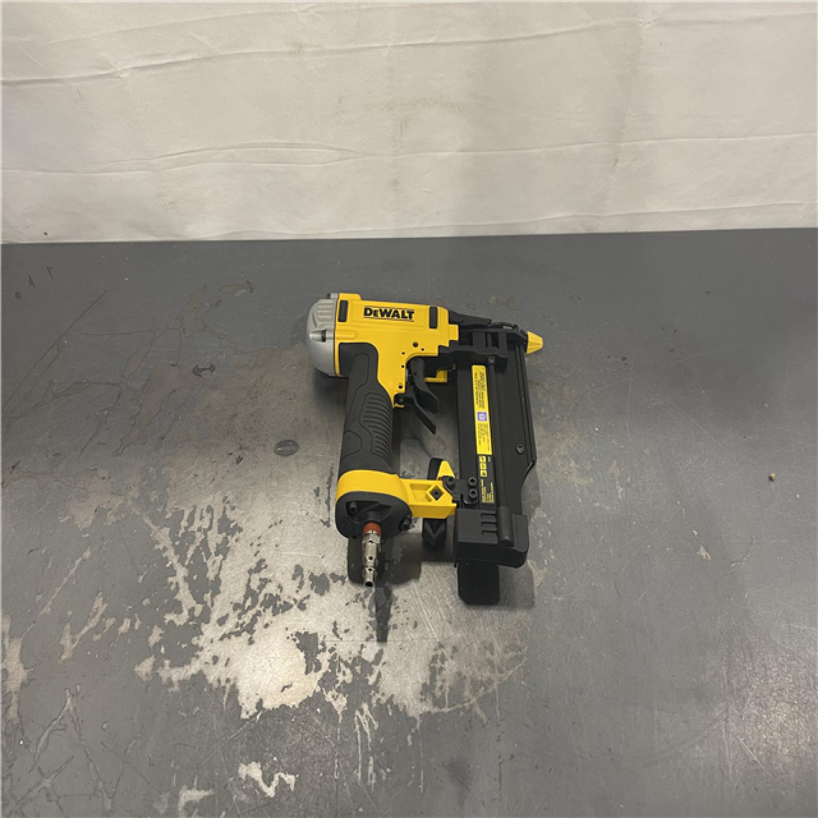 AS-IS- Dewalt-DWFP2350K 23 GA Pin Nailer