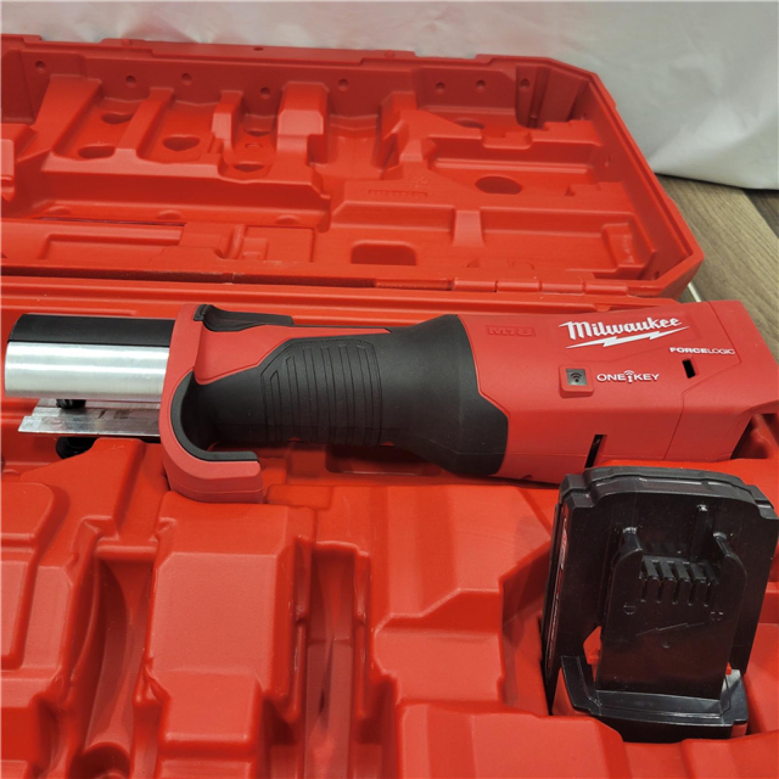 AS-IS  Milwaukee M18 18-Volt Lithium-Ion Brushless Cordless FORCE LOGIC Press Tool