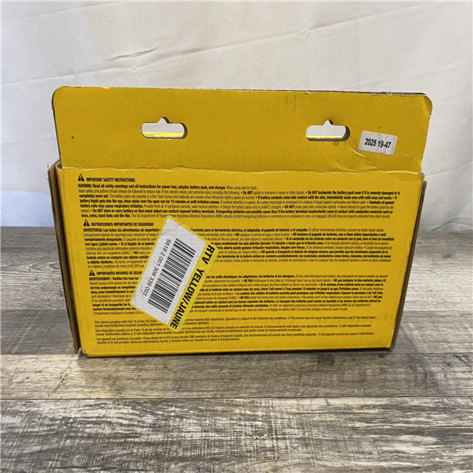 NEW - DEWALT 20V MAX Lithium-Ion Starter Kit