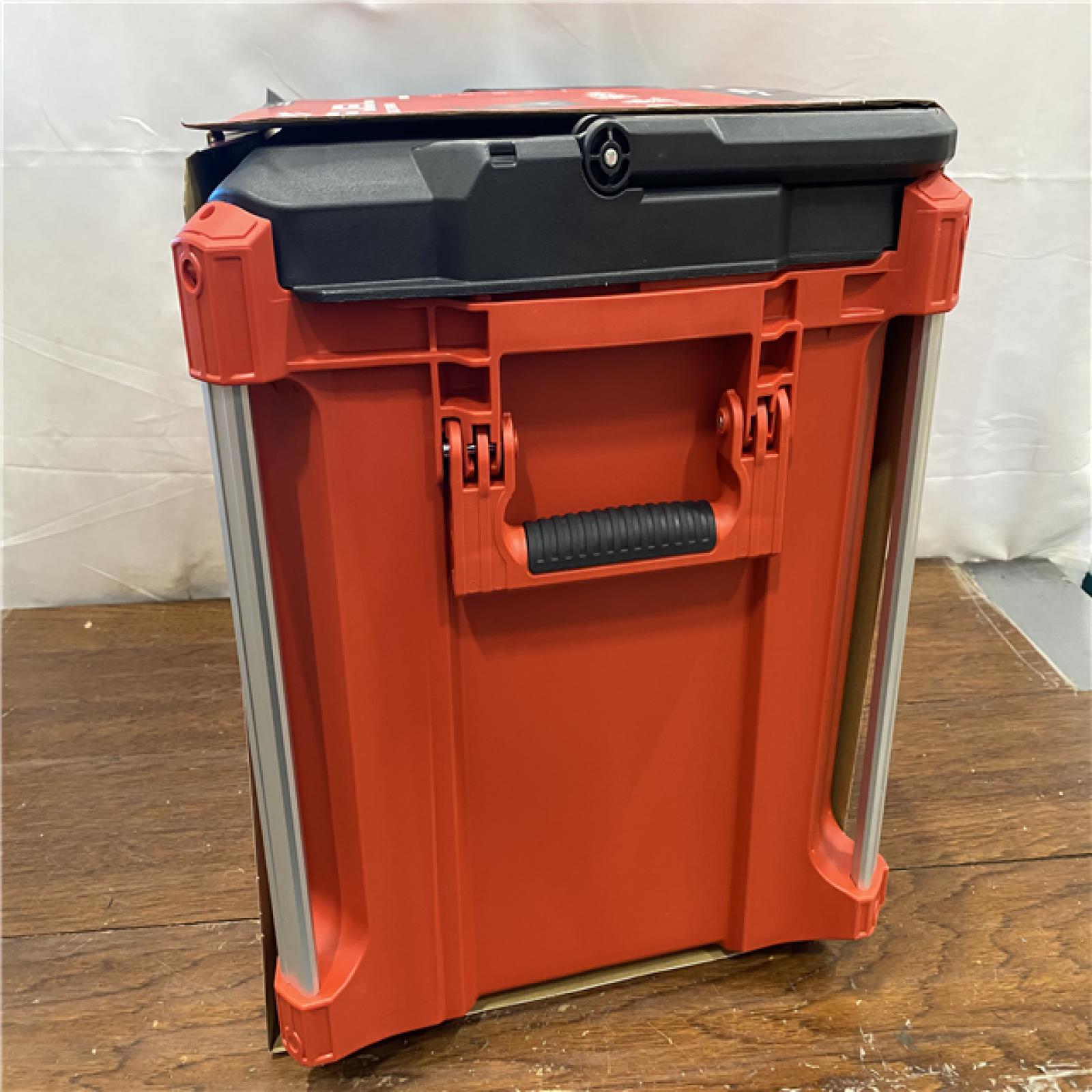 NEW Milwaukee 2831-21 M18 FUEL 18-Volt Lithium-Ion Brushless Cordless 6-1/2 in. Plunge Track Saw PACKOUT Kit with One 6.0 Ah Battery