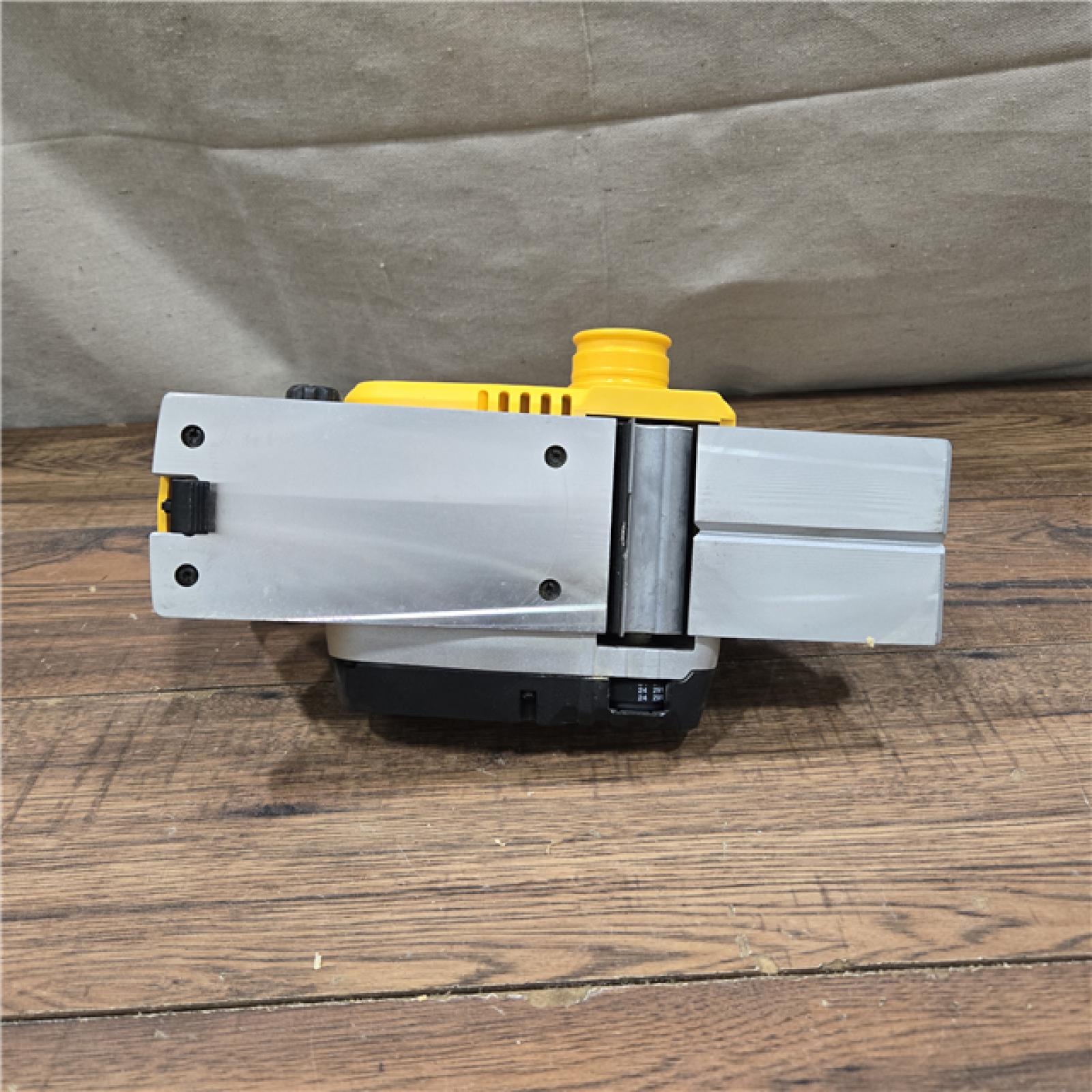 AS-IS DEWALT 20-Volt MAX XR Lithium-Ion Cordless Brushless 3-1/4 in. Planer (Tool-Only)