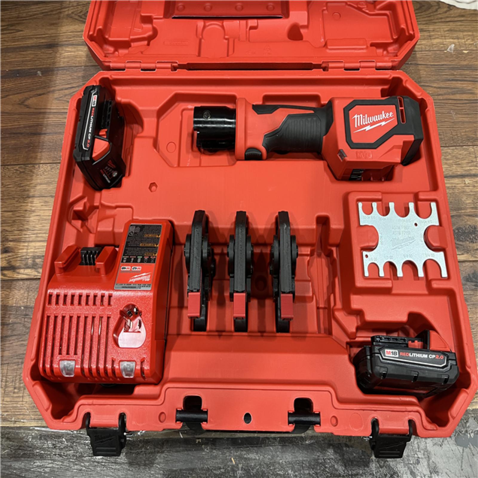 M18 18-Volt Lithium-Ion Cordless Short Throw Press Tool with (3) PEX Crimp Jaws and 2.0 AH Battery M18 18-Volt Lithium-Ion Cordless Short Throw Press Tool with (3) PEX Crimp Jaws and 2.0 AH Battery