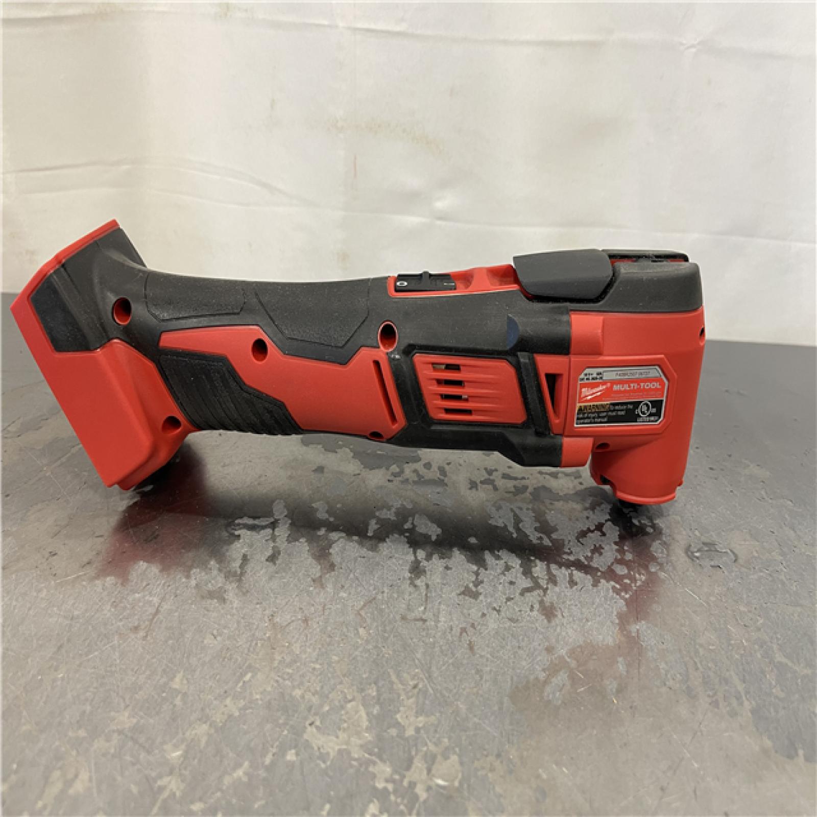 AS-IS - Milwaukee M18 18V Lithium-Ion Cordless Oscillating Multi-Tool