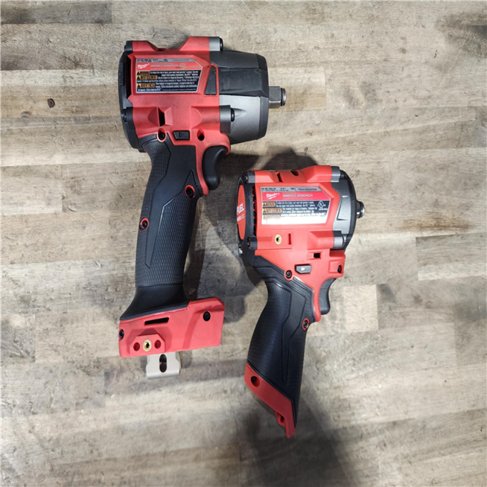 HOUSTON LOCATION - AS-IS MILWAUKEE 2 TOOL COMBO KIT W/ (2) BATTERY & CHARGER