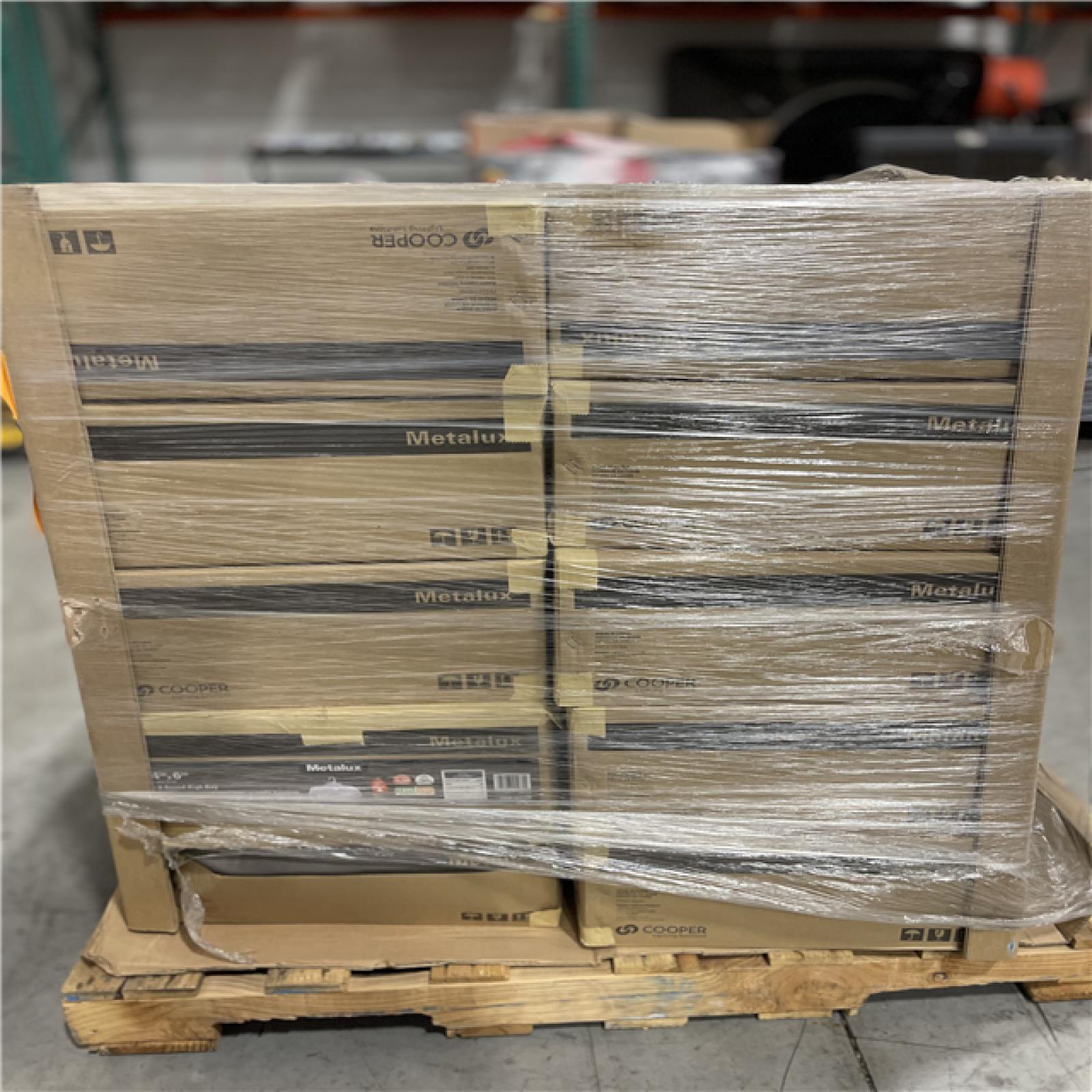 DALLAS LOCATION -  Metalux 14 in. Round 600-Watt Equivalent Integrated LED White High Bay Light PALLET- (20 UNITS)