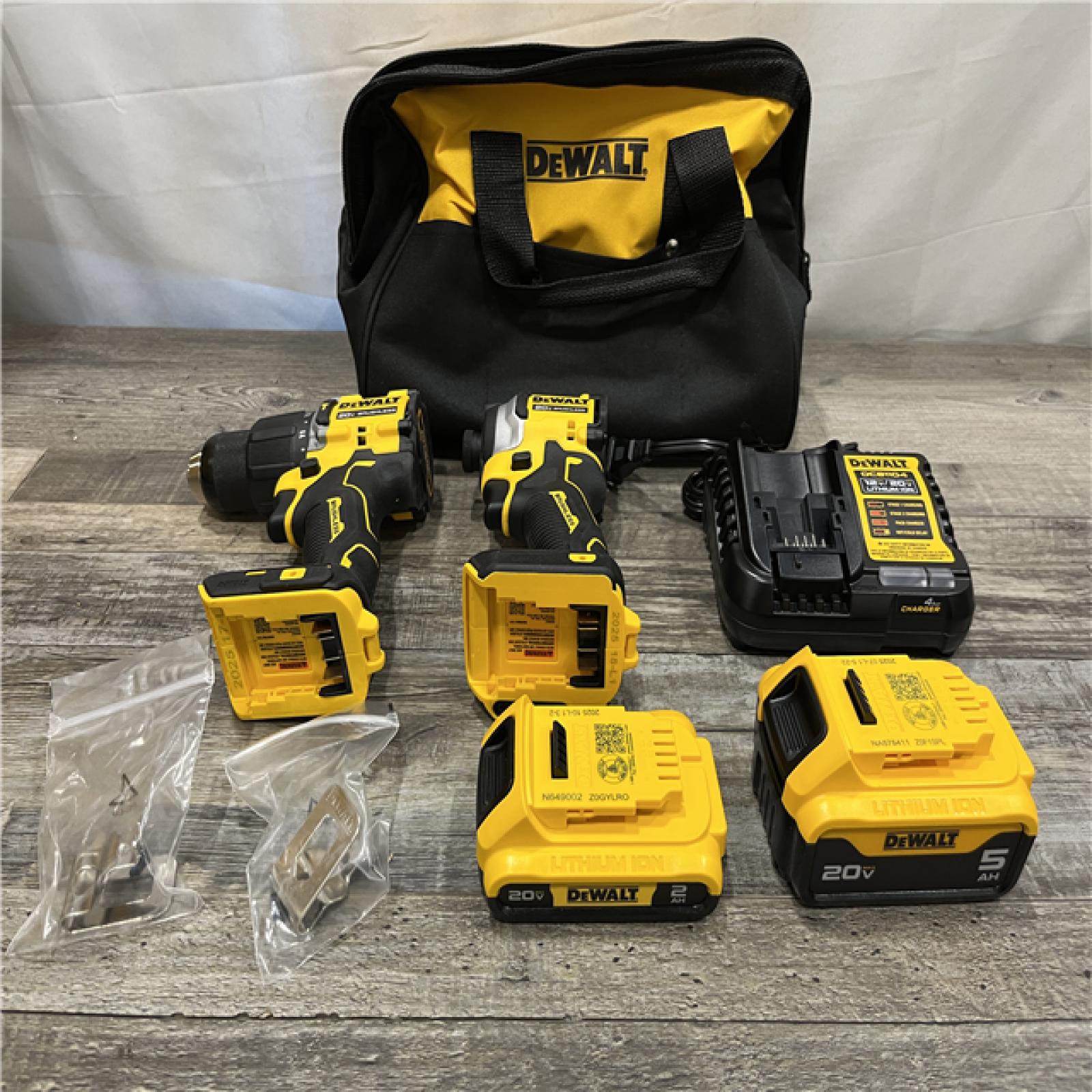 LIKE NEW - DEWALT ATOMIC 20V MAX Lithium-Ion Cordless 2-Tool Combo Kit