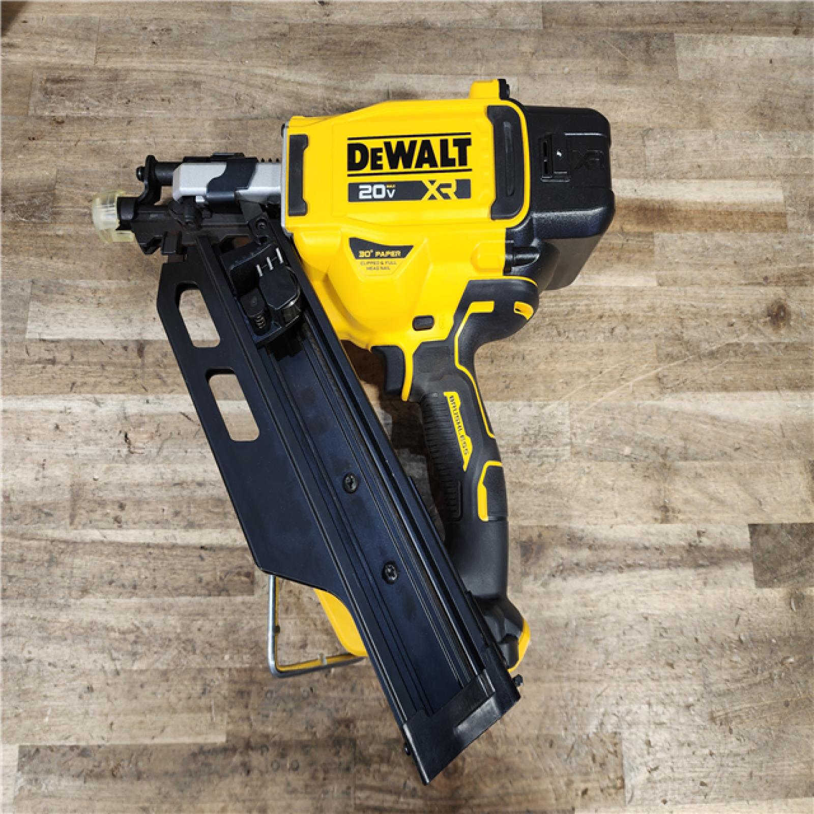 HOUSTON LOCATION - AS-IS (APPEARS LIKE NEW) DEWALT 20V 30 Degree Cordless Framing Nailer (Tool-Only)