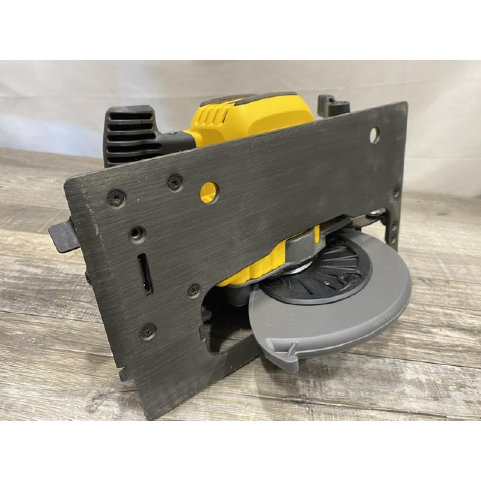 AS-IS DEWALT FLEXVOLT 60V MAX Cordless Brushless 7-1/4 in. Circular Saw with Brake (Tool Only)