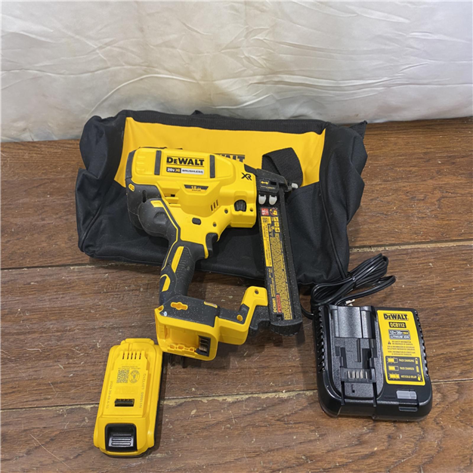 AS-IS DEWALT 20V-MAX XR 18GA BRAD NAILER KIT