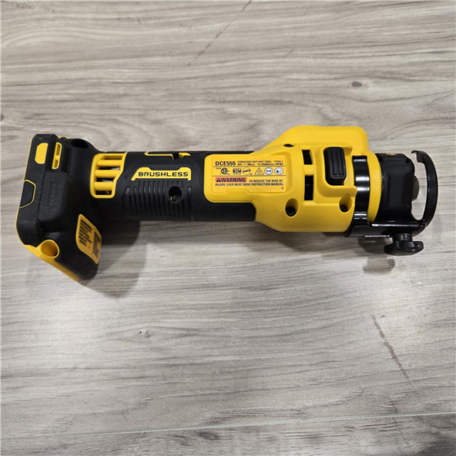 LIKE NEW! - DEWALT 20V MAX Cordless Cut Out Tool