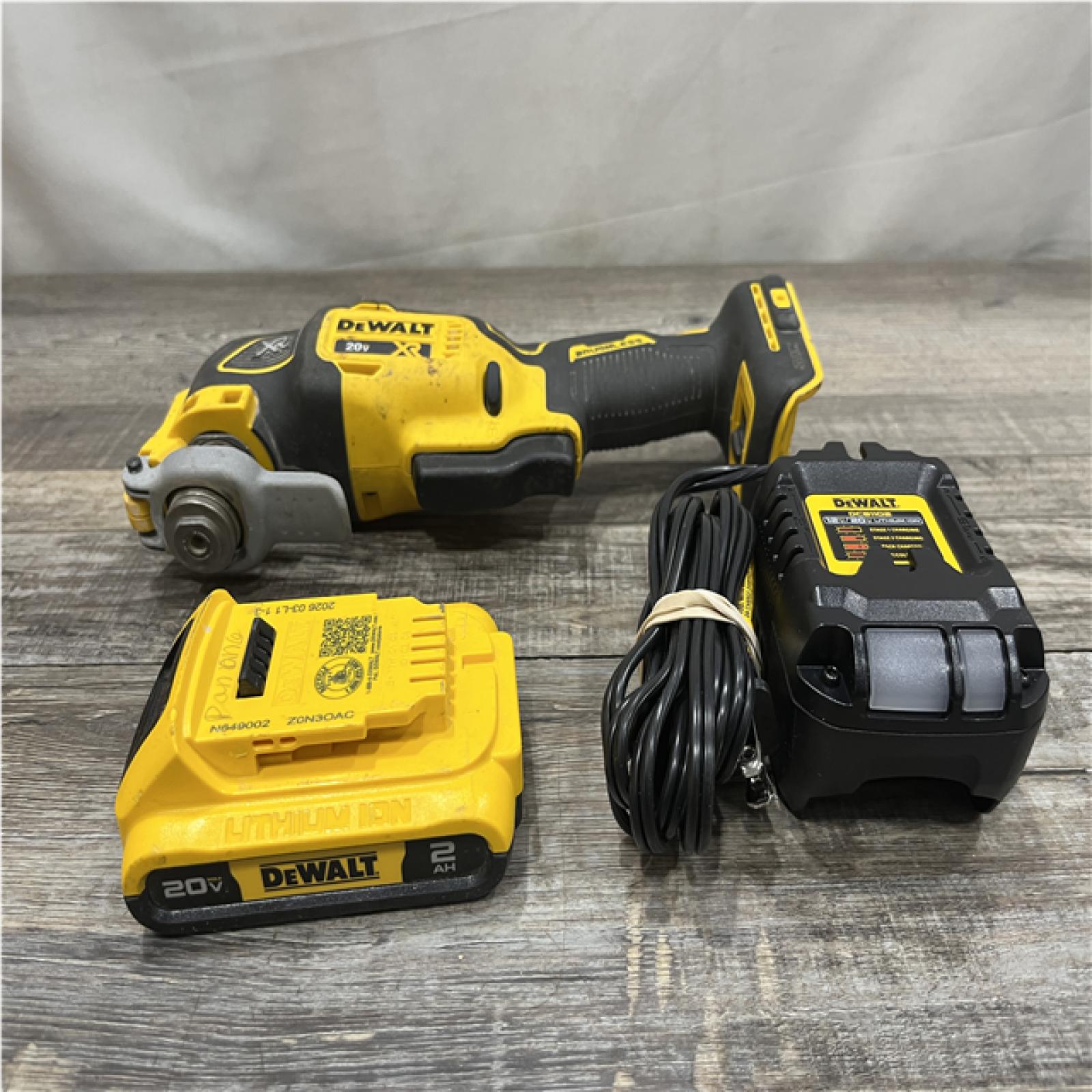 AS-IS DEWALT 20V MAX XR Cordless Brushless 3-Speed Oscillating Multi Tool Kit