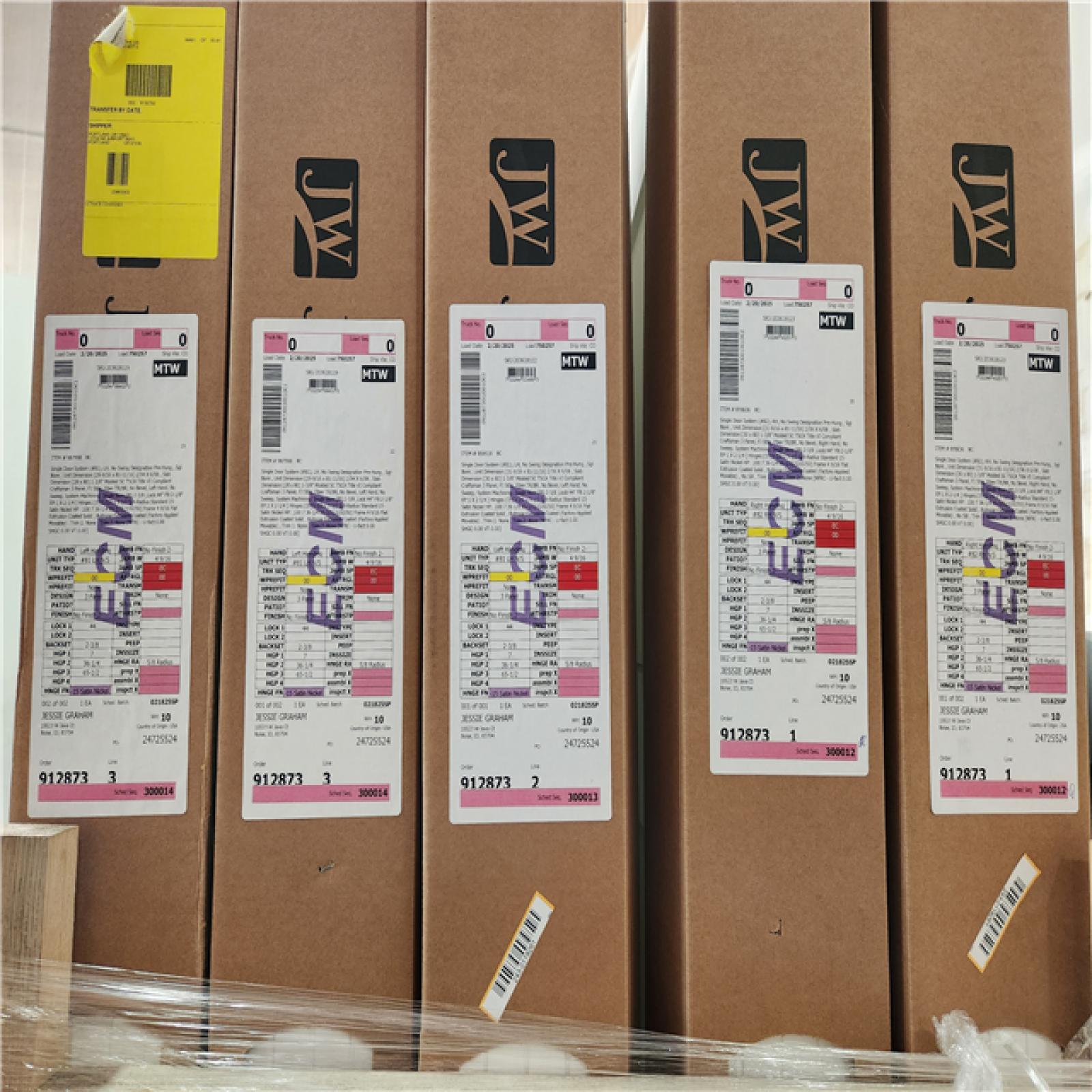 Phoenix Location JELD-WEN 28 in. x 80 in. 3 Panel Craftsman Primed Left-Hand Smooth Solid Core Molded Composite MDF Single Prehung Interior Door Pallet (5 Doors)