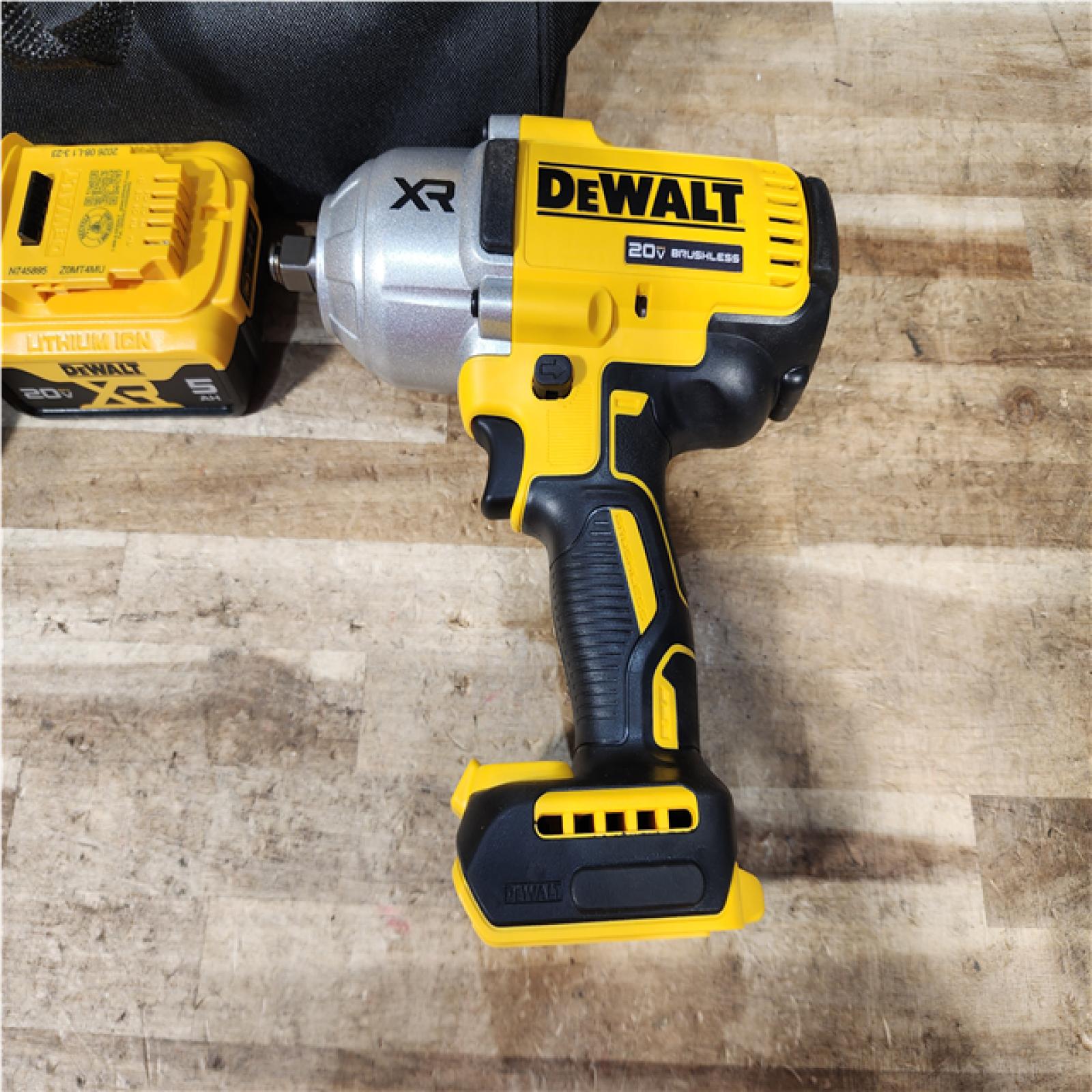 HOUSTON LOCATION - AS - IS DEWALT 20V MAX Lithium-Ion Cordless 1/2 in. Impact Wrench Kit