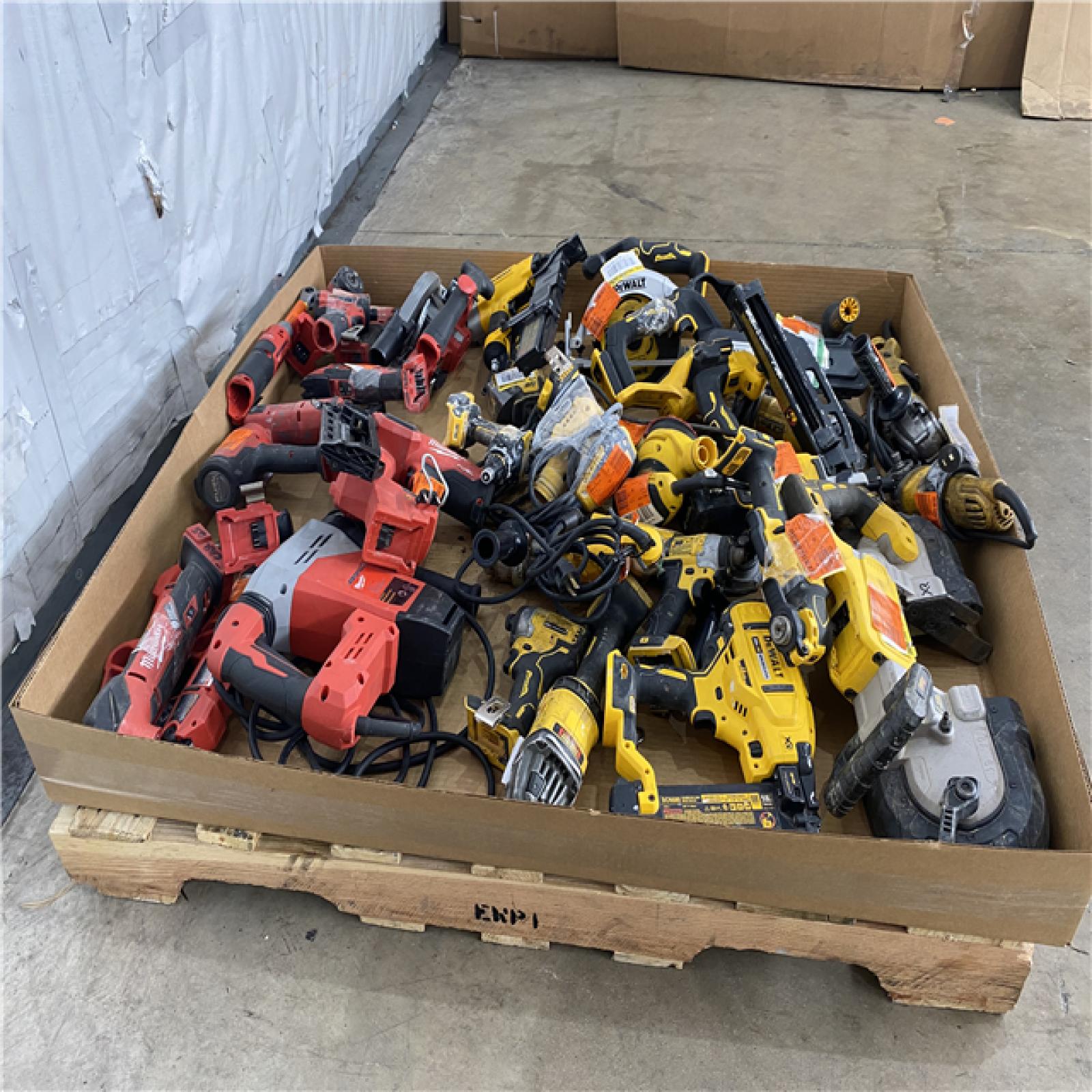 Houston Location AS IS - Tool Pallet