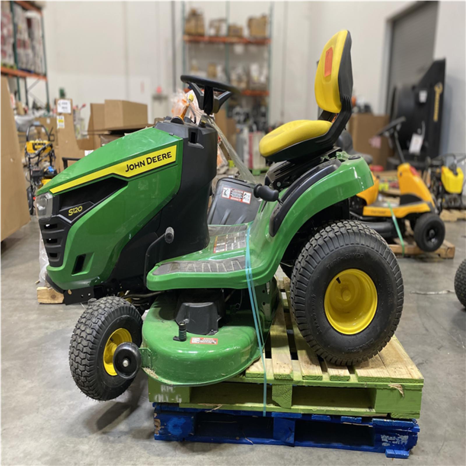 Dallas Location - As-Is John Deere S100 - Lawn Tractors