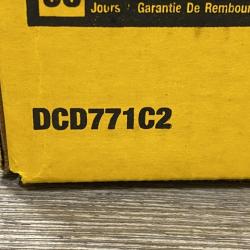 NEW - DEWALT 20V MAX Cordless 1/2 in. Drill/Driver Kit