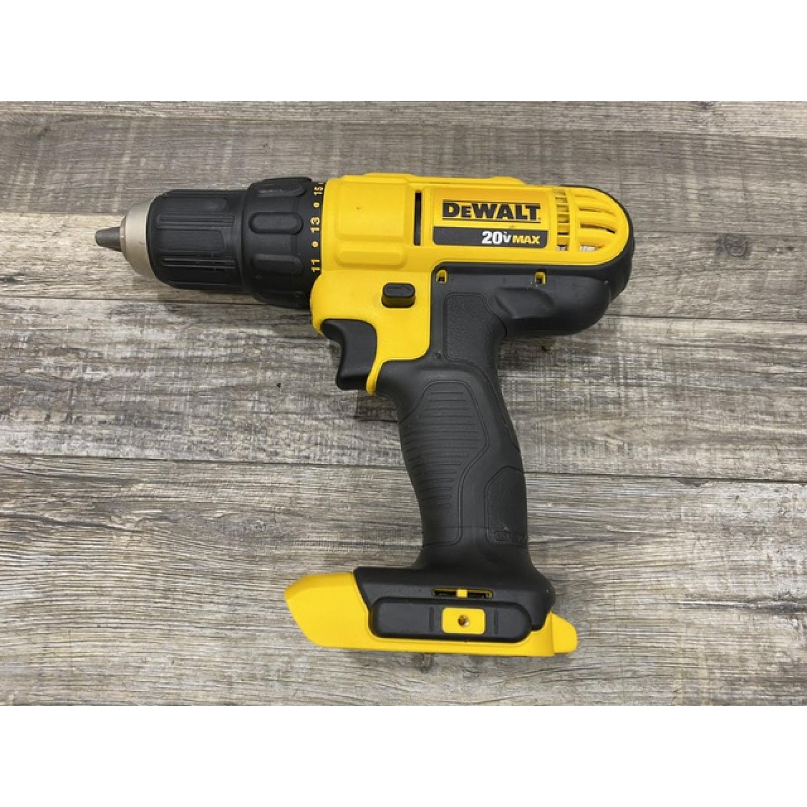 AS-IS DEWALT 20V MAX Cordless 1/2 in. Drill/Driver Kit